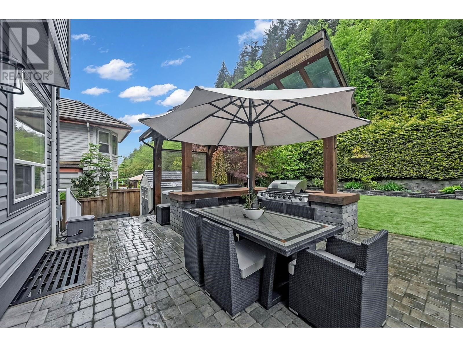 1742 Sugarpine Court, Coquitlam, British Columbia  V3E 3E4 - Photo 11 - R3004495