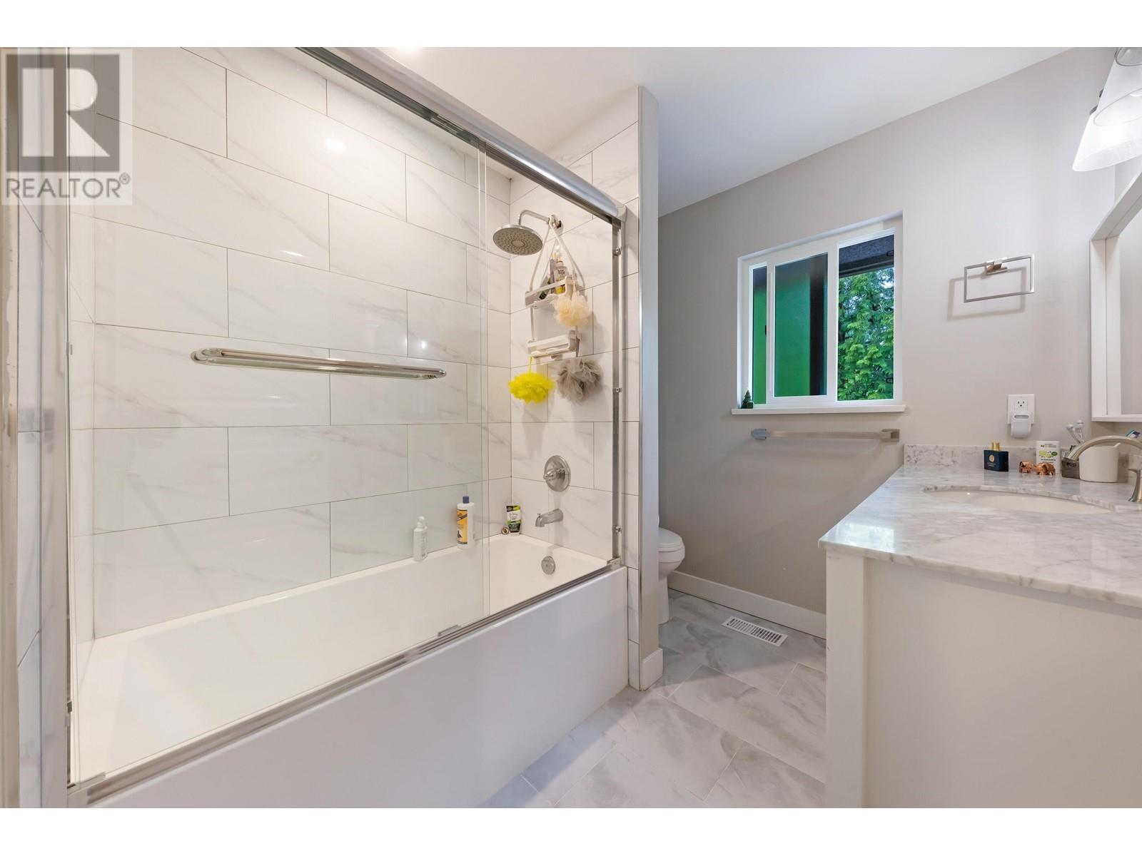 4477 Primrose Lane, North Vancouver, British Columbia  V7R 4H1 - Photo 5 - R3004515