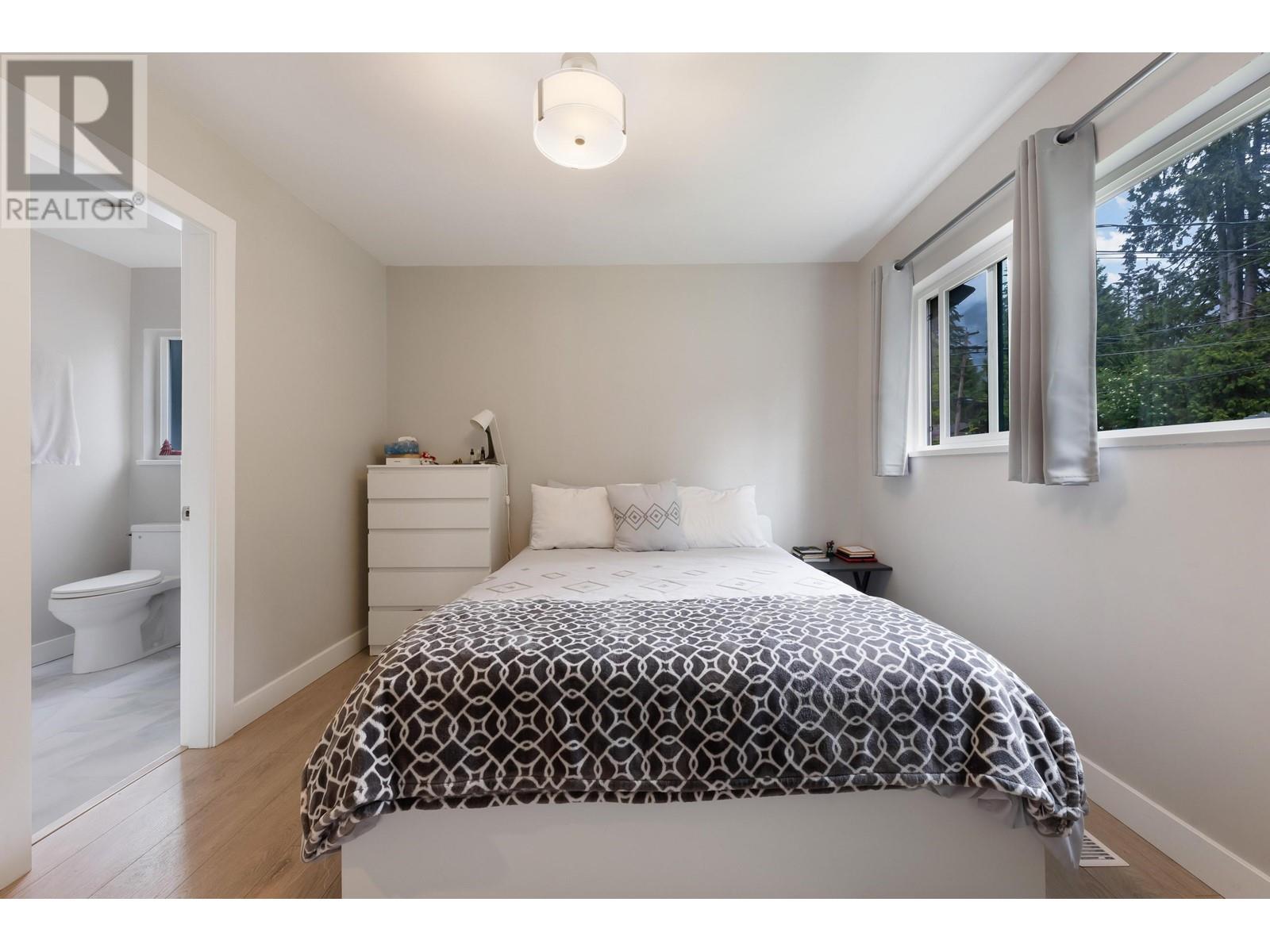 4477 Primrose Lane, North Vancouver, British Columbia  V7R 4H1 - Photo 10 - R3004515