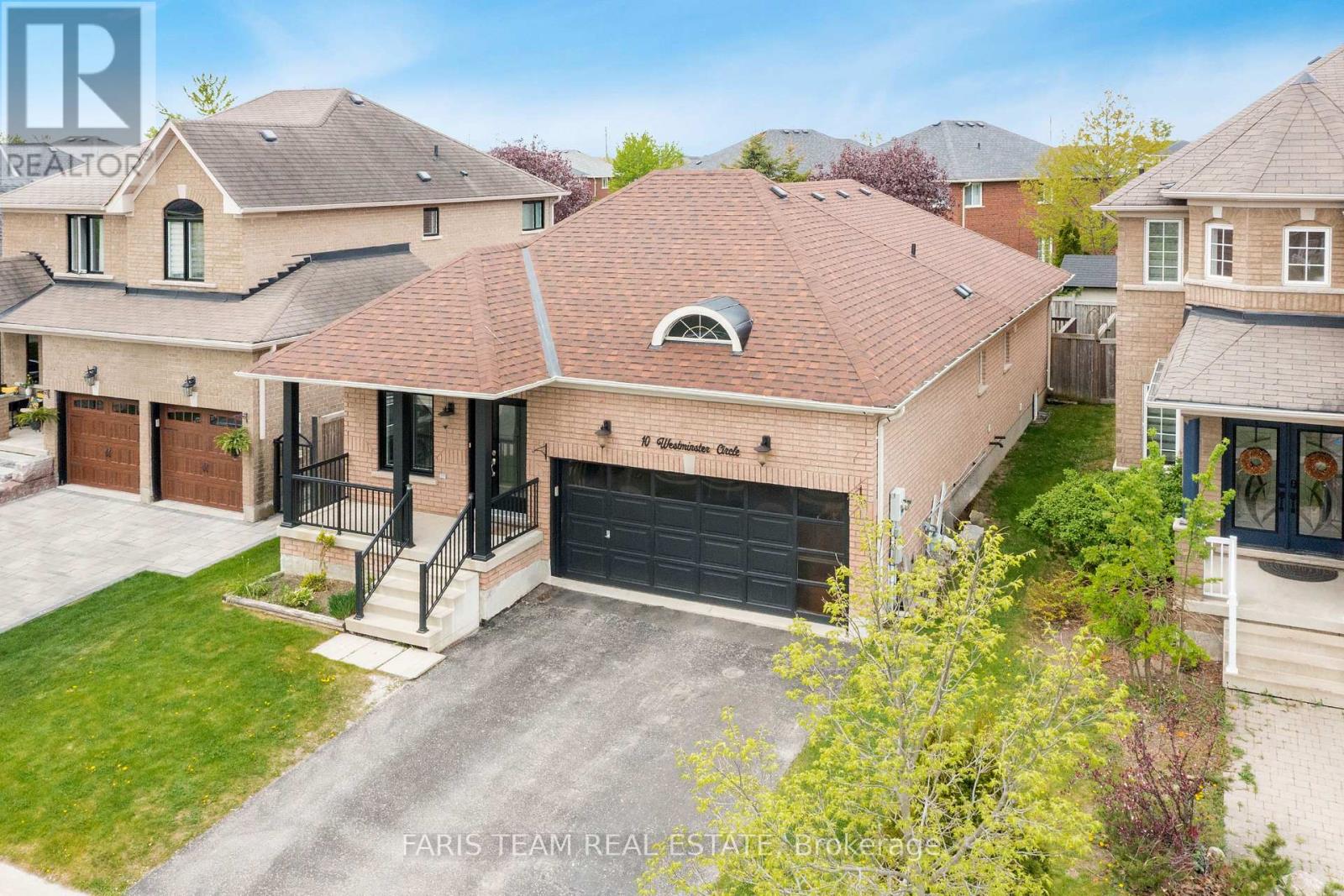 10 WESTMINSTER CIRCLE, Barrie, Ontario