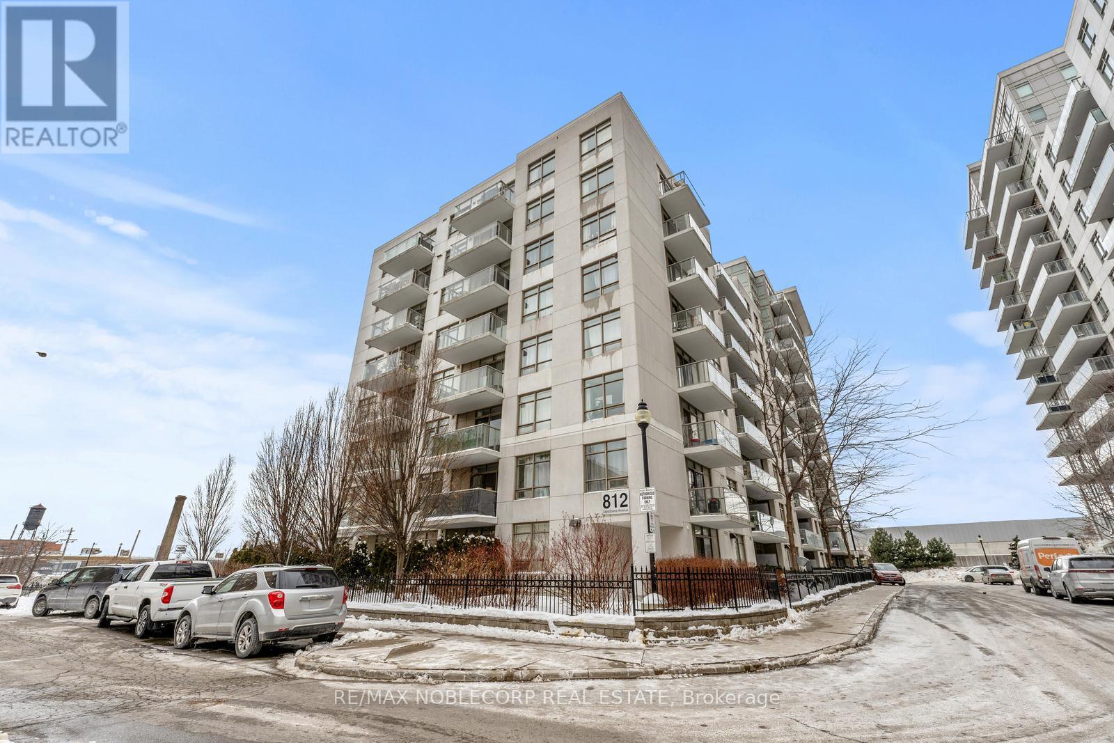113 - 812 Lansdowne Avenue, Toronto, Ontario  M6H 4K5 - Photo 2 - W12038758
