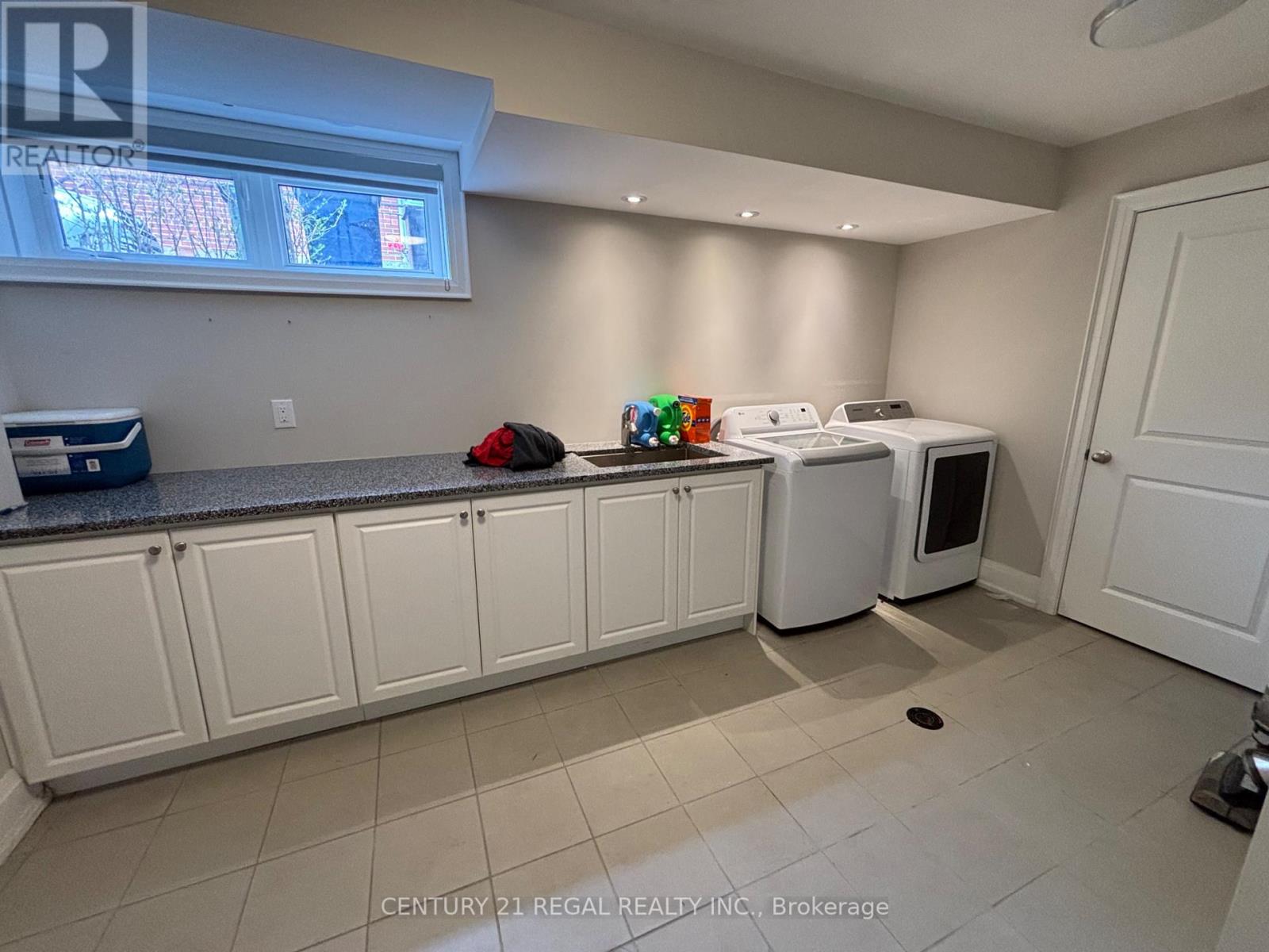 18 Rowse Crescent, Toronto (Kingsview Village-The Westway), Ontario  M9P 3L5 - Photo 18 - W12075132