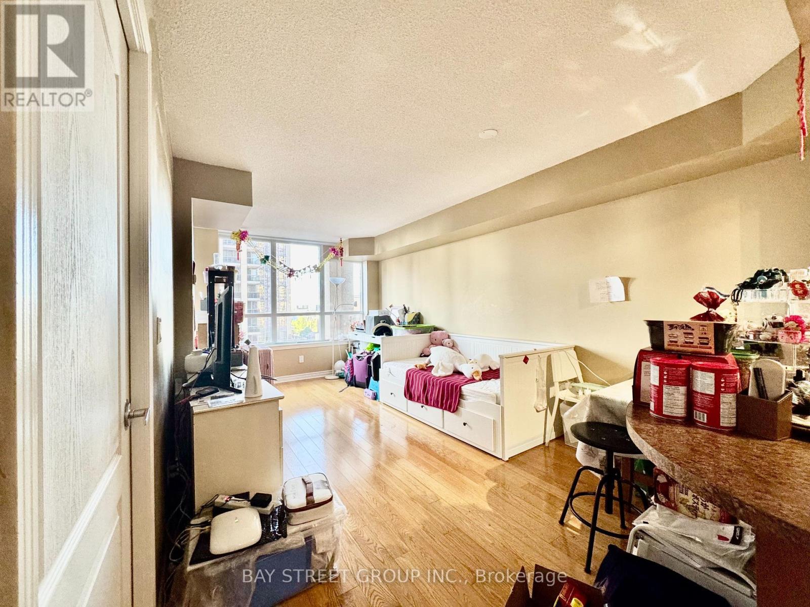 1007 - 4080 Living Arts Drive, Mississauga, Ontario  L5B 4M8 - Photo 13 - W12136078