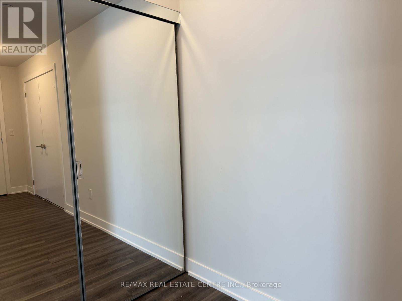 2711 - 430 Square One Drive, Mississauga (Creditview), Ontario  L5B 0L6 - Photo 5 - W12148867