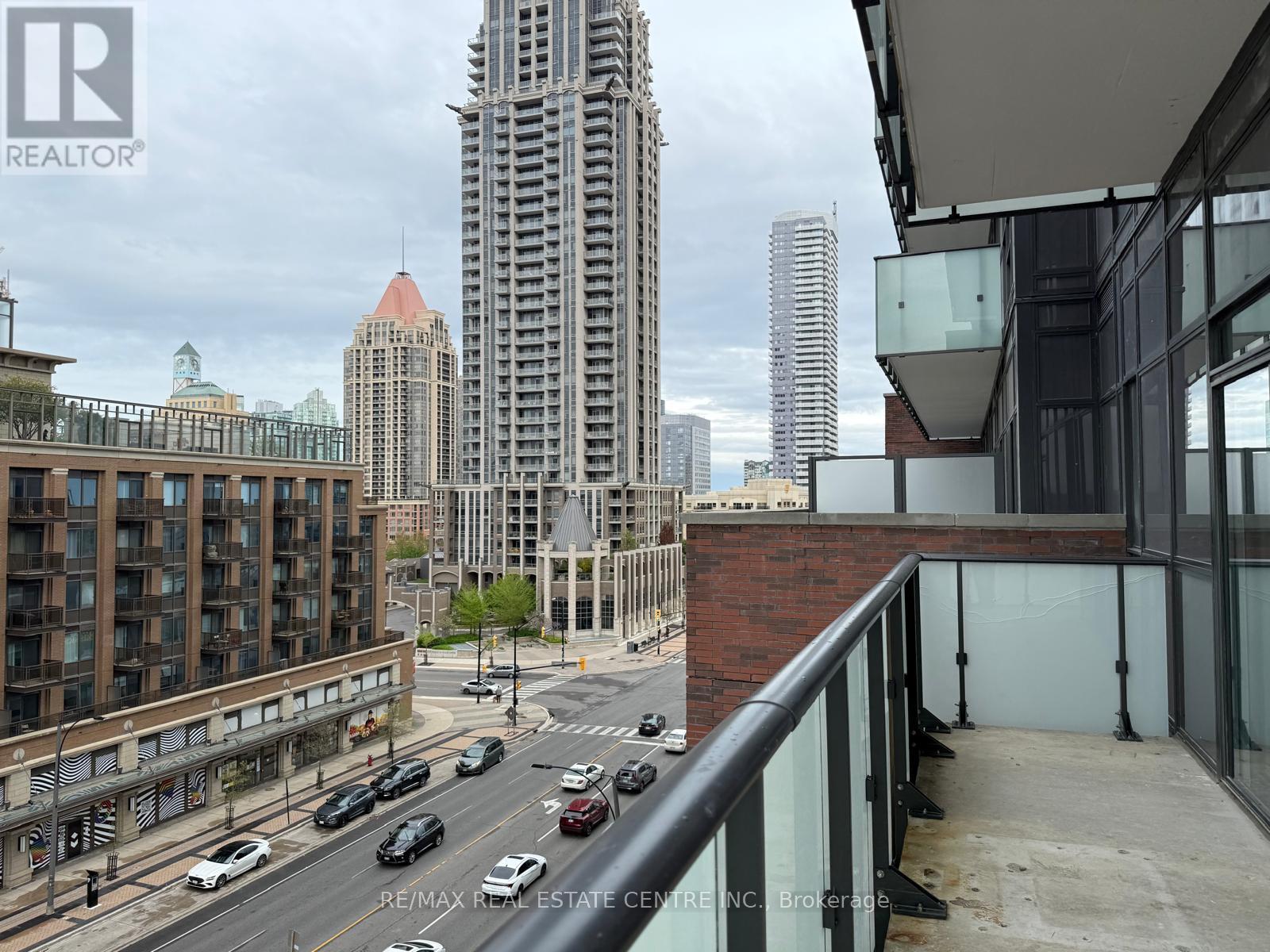 519 - 430 Square One Drive, Mississauga, Ontario  L5B 0L6 - Photo 20 - W12155418