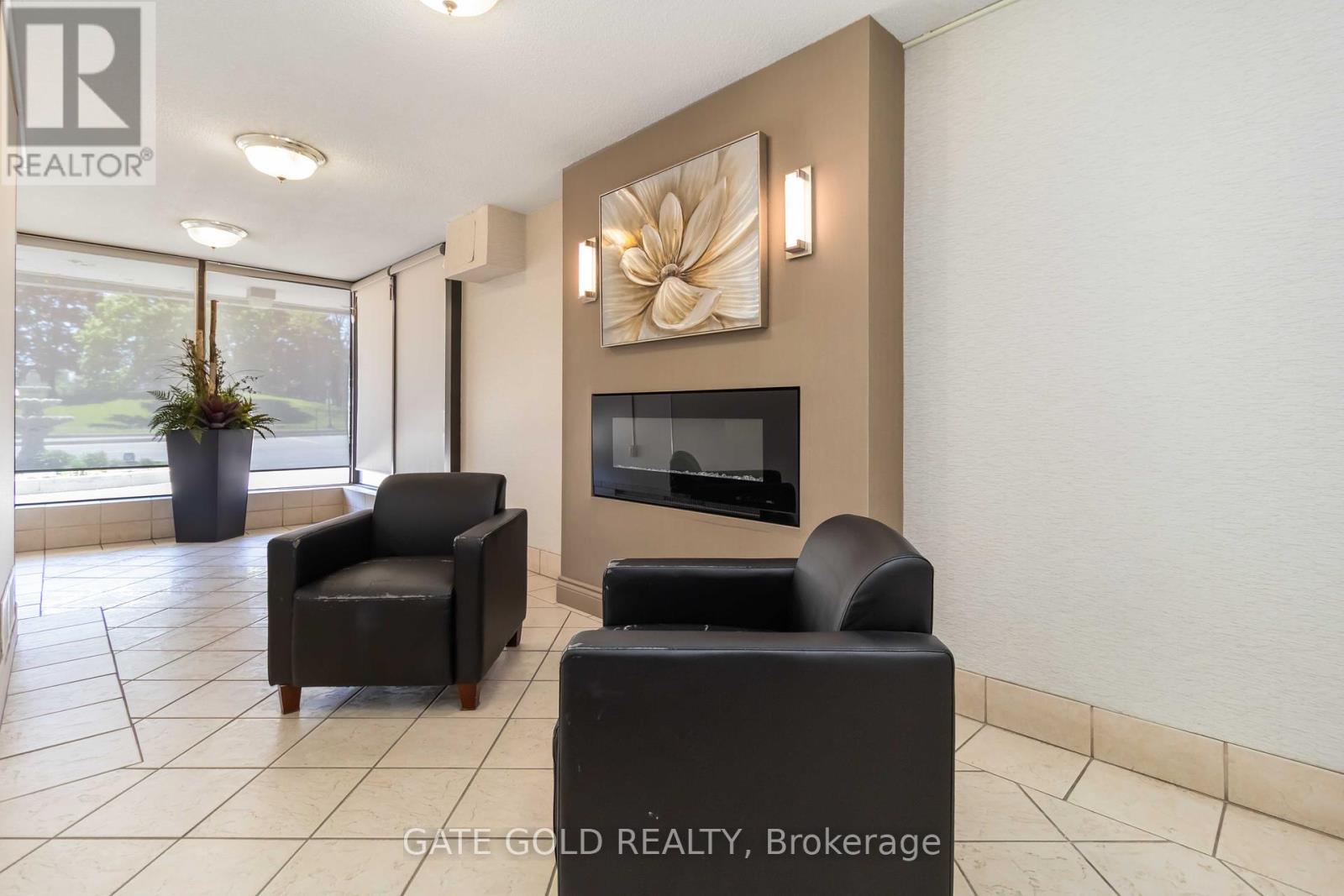 2510 - 18 Knightsbridge Road, Brampton, Ontario  L6T 3X5 - Photo 4 - W12157625