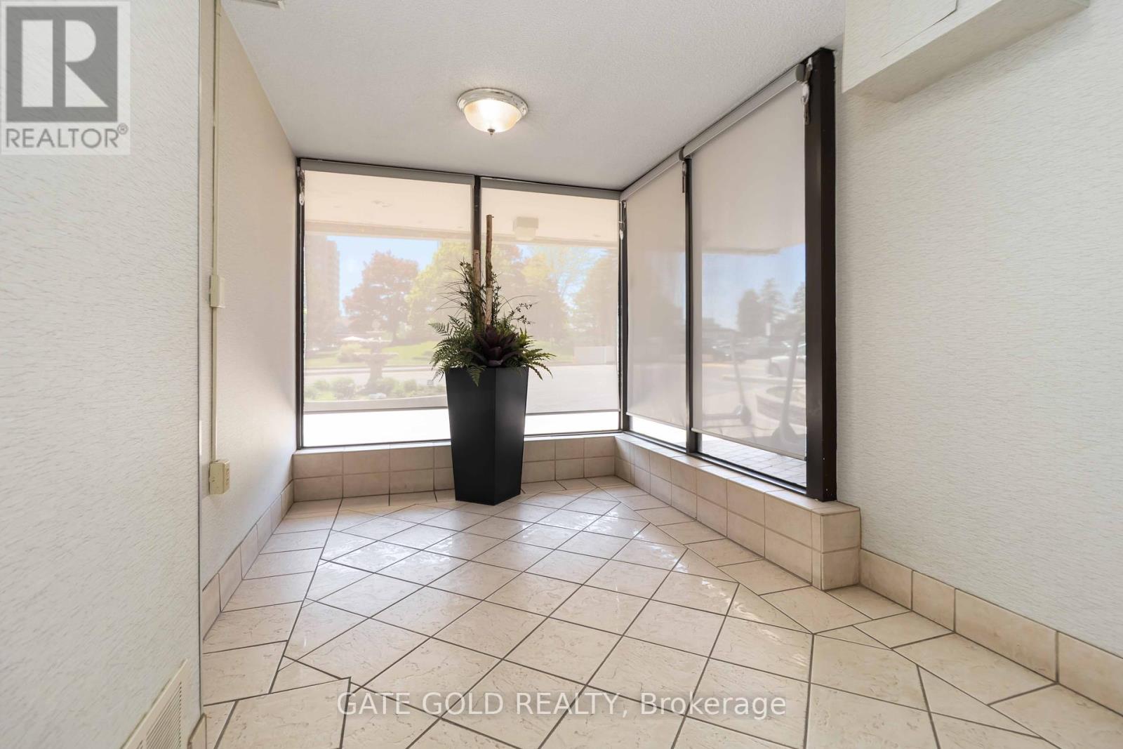 2510 - 18 Knightsbridge Road, Brampton, Ontario  L6T 3X5 - Photo 8 - W12157625
