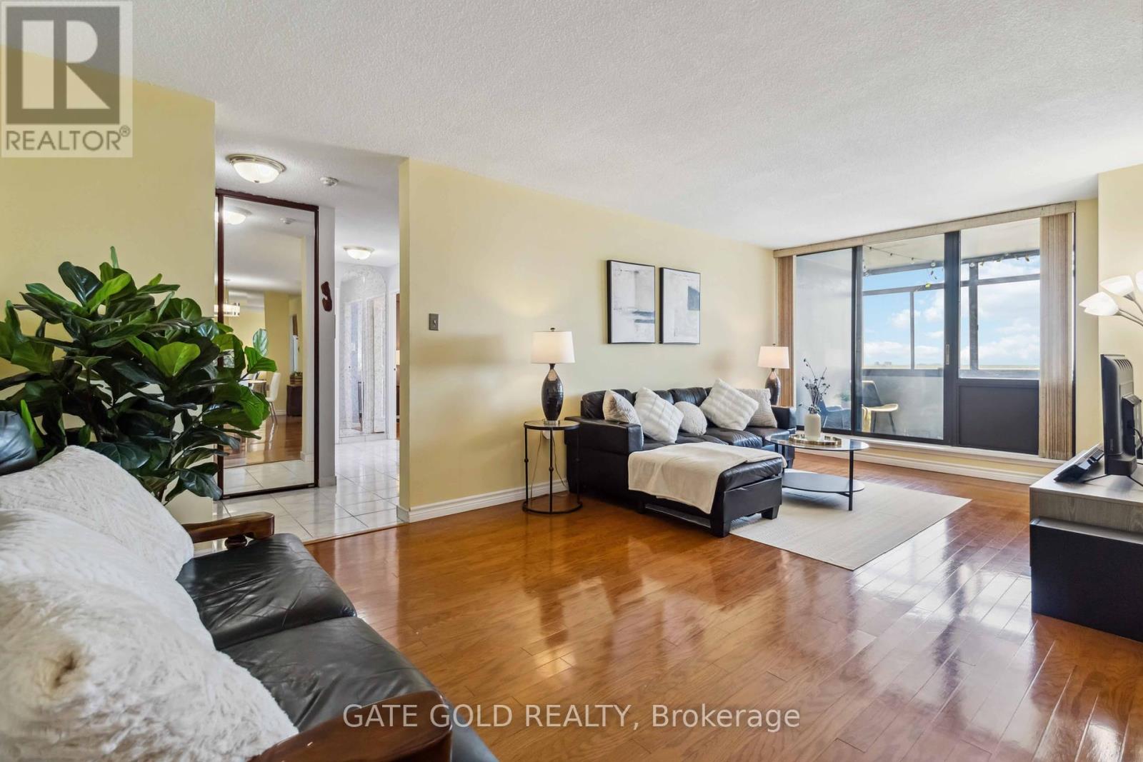 2510 - 18 Knightsbridge Road, Brampton, Ontario  L6T 3X5 - Photo 18 - W12157625