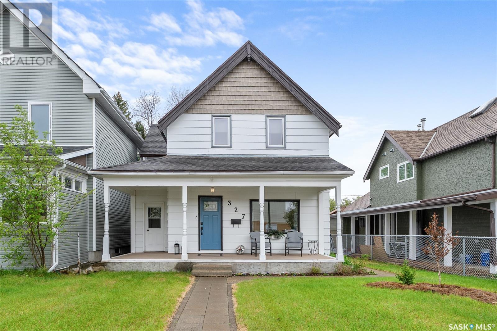Property at 327 Ominica STREET W image 1