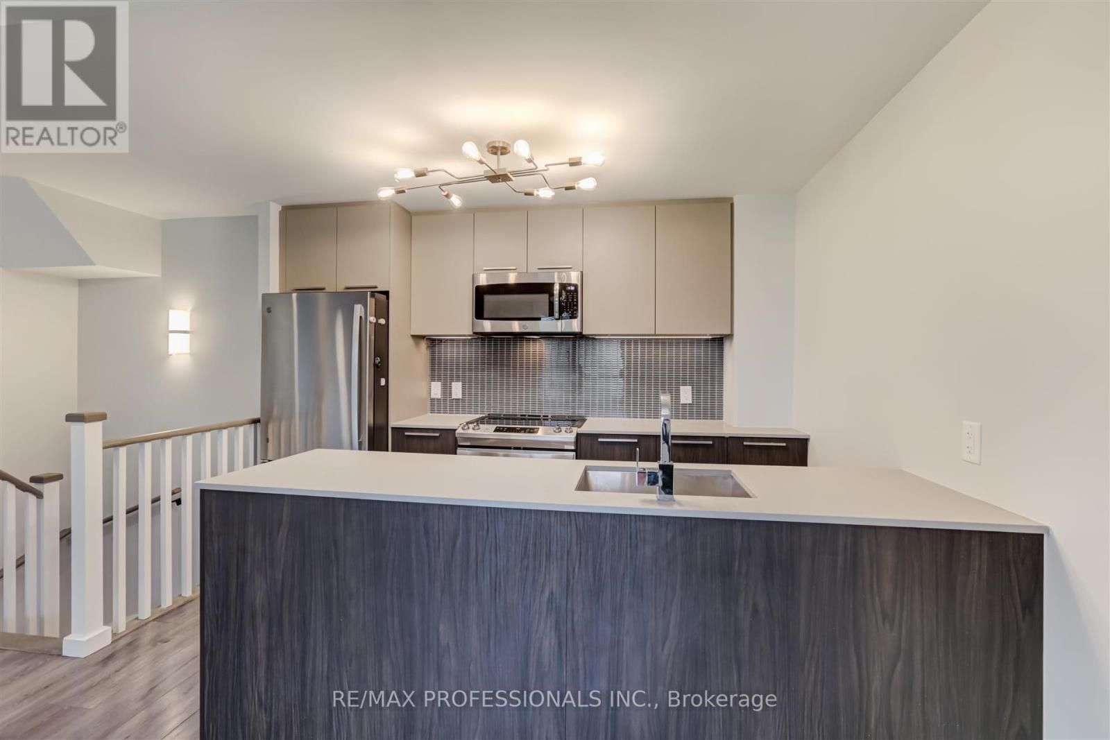 Th3 - 10 Brin Drive, Toronto, Ontario  M8X 0B3 - Photo 12 - W12159808