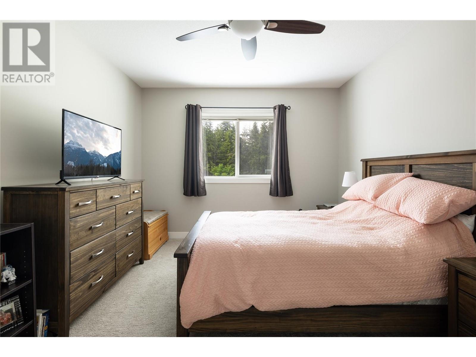1449 1 Avenue Ne, Salmon Arm, British Columbia  V1E 0C4 - Photo 10 - 10348536