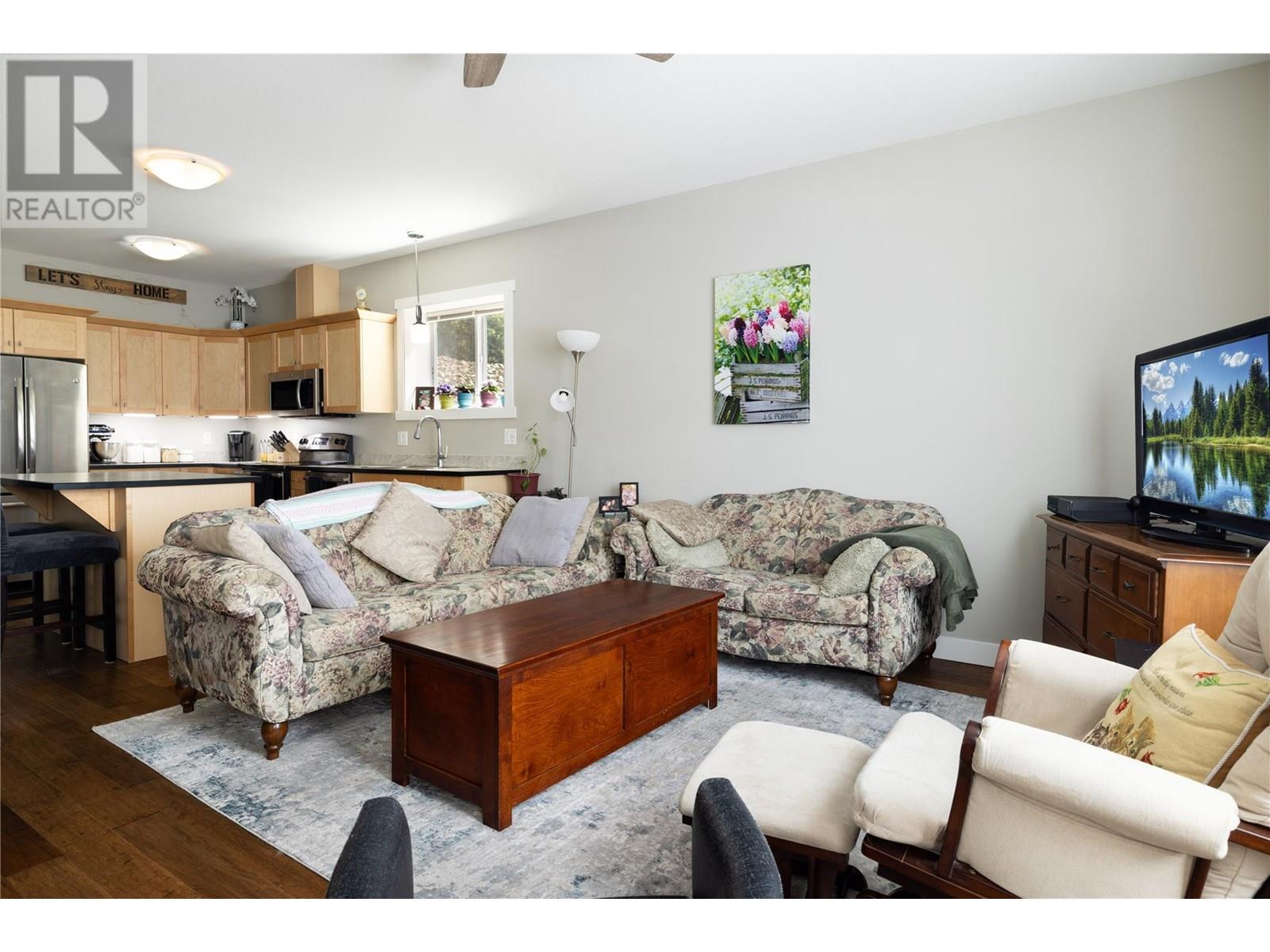 Property at 1449 1 Avenue NE image 5