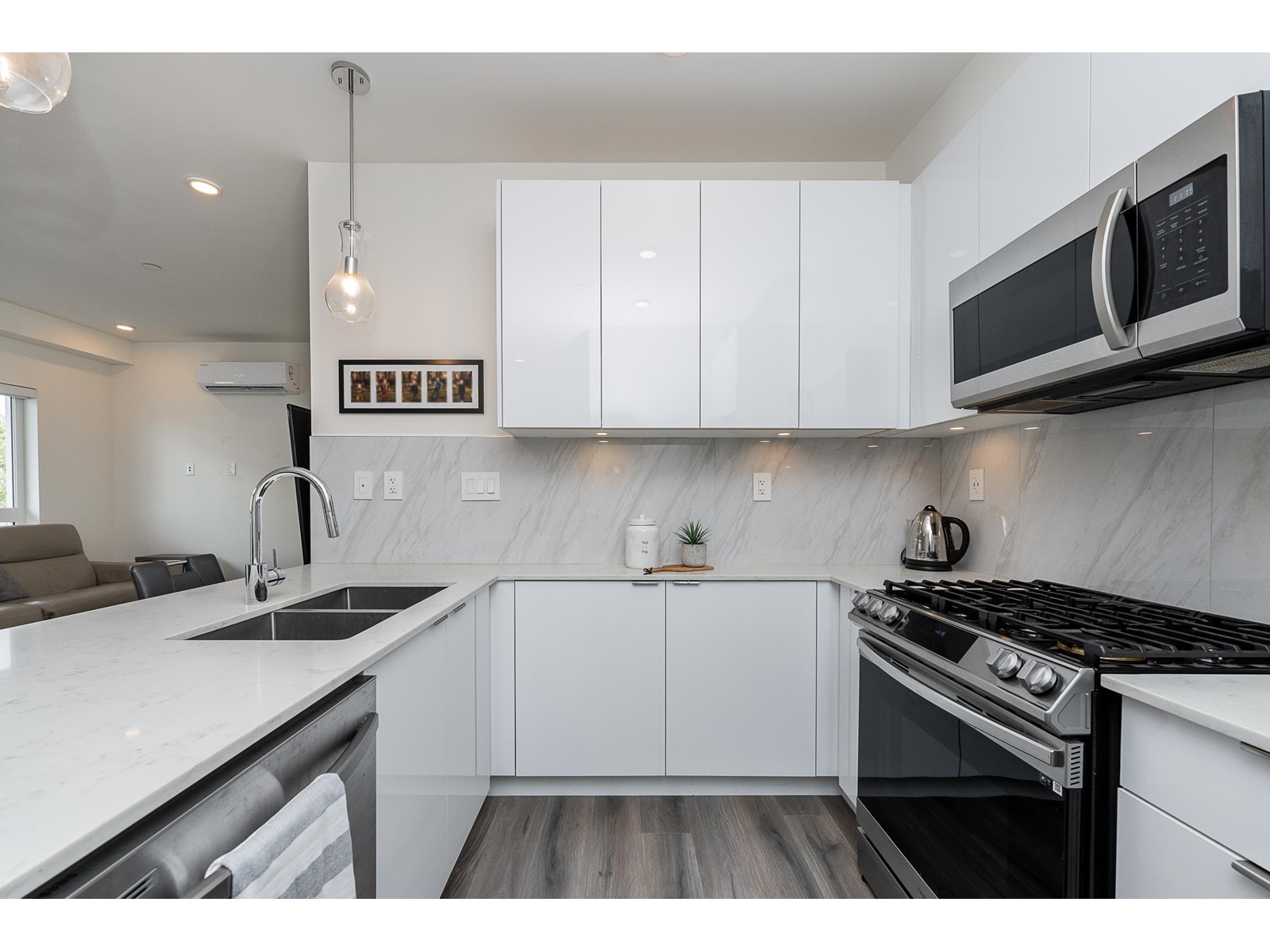 A303 8447 202 Street, Langley, British Columbia  V2Y 4K1 - Photo 4 - R3004685