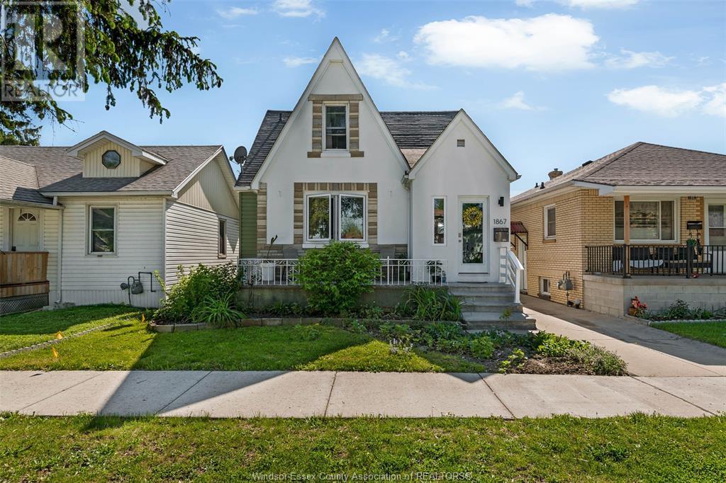 MLS# 25012581: 1867 ST. LUKE, Windsor, Canada
