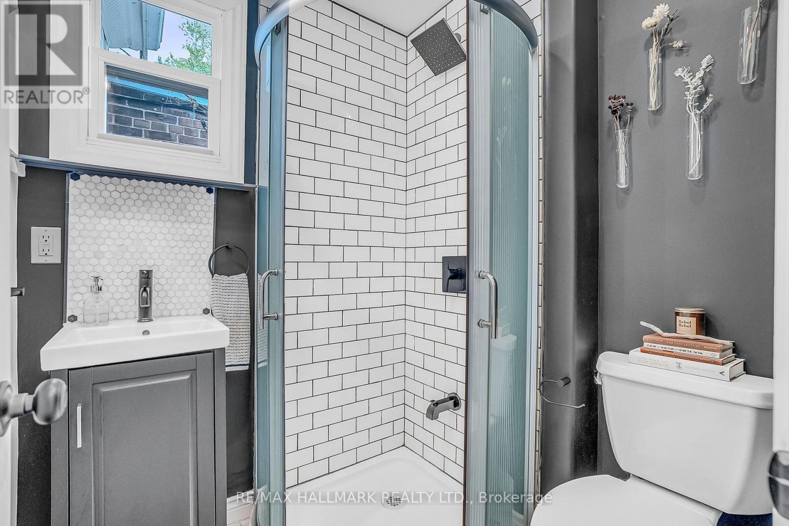 1043 Craven Road, Toronto, Ontario  M4J 4V7 - Photo 15 - E12158044