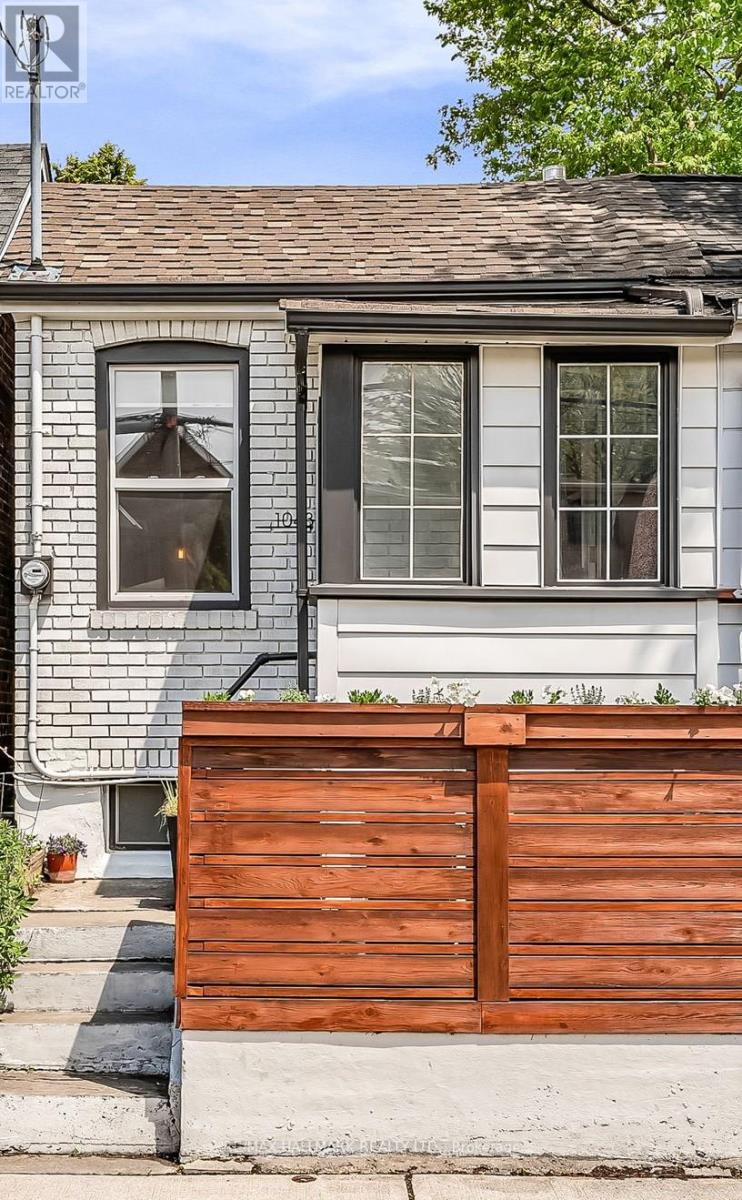 1043 CRAVEN ROAD, Toronto, Ontario
