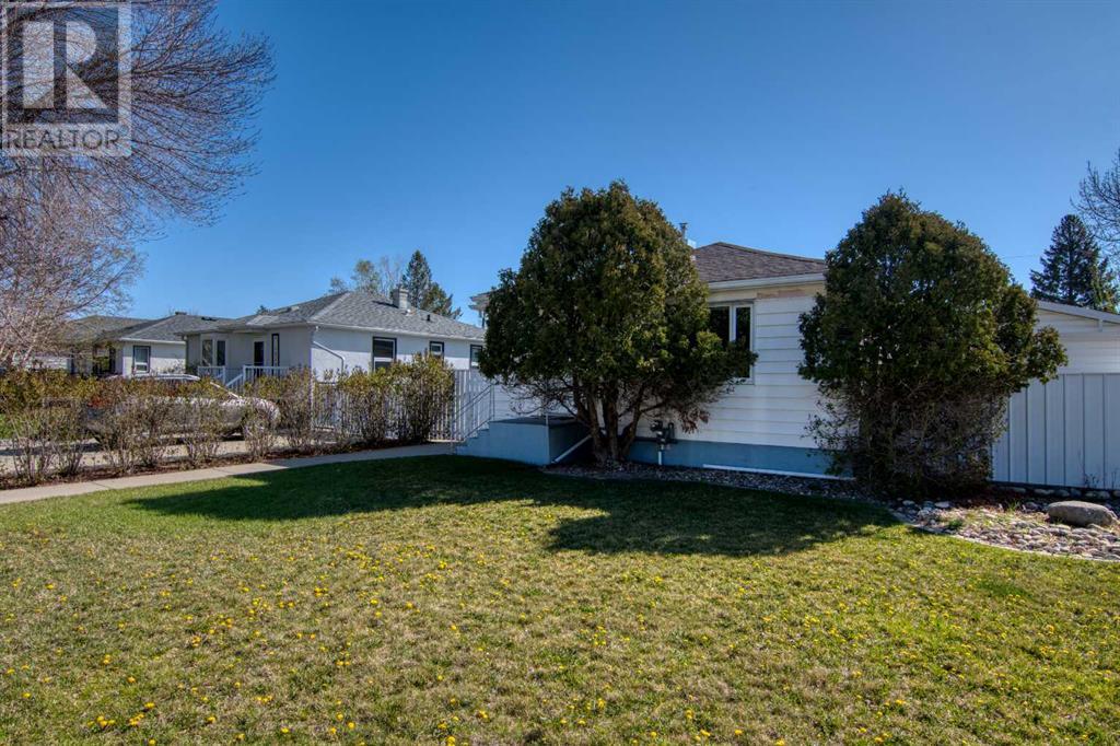 Property at 1117 19 Street S image 2