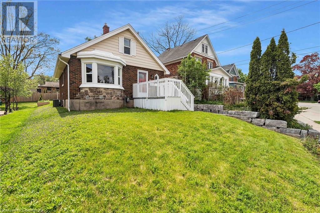 11 Spadina Road E, Kitchener, Ontario  N2M 3X2 - Photo 4 - 40730075