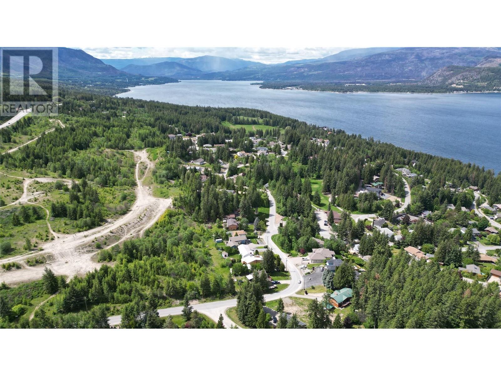 2902 Cedar Drive, Sorrento, British Columbia  V0E 2W2 - Photo 8 - 10314229