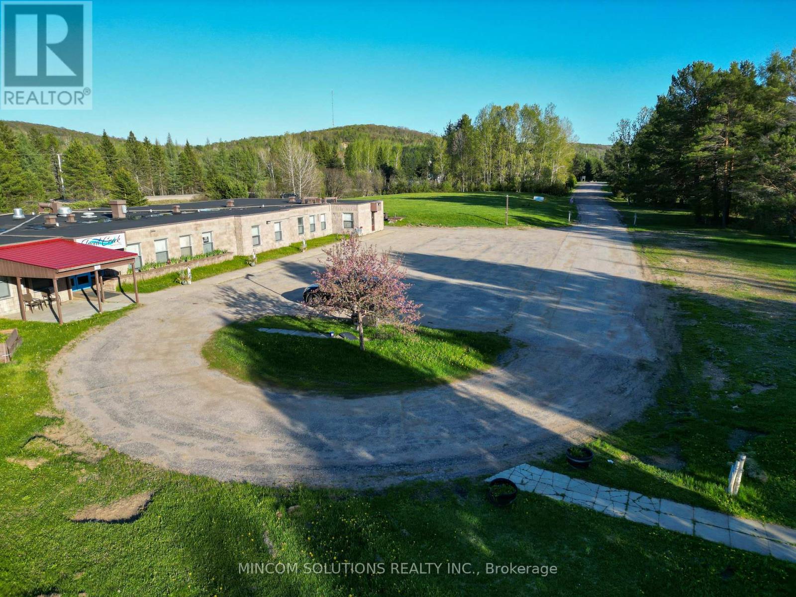 102 Corkery Street, Powassan, Ontario  P0H 2L0 - Photo 3 - X12018812