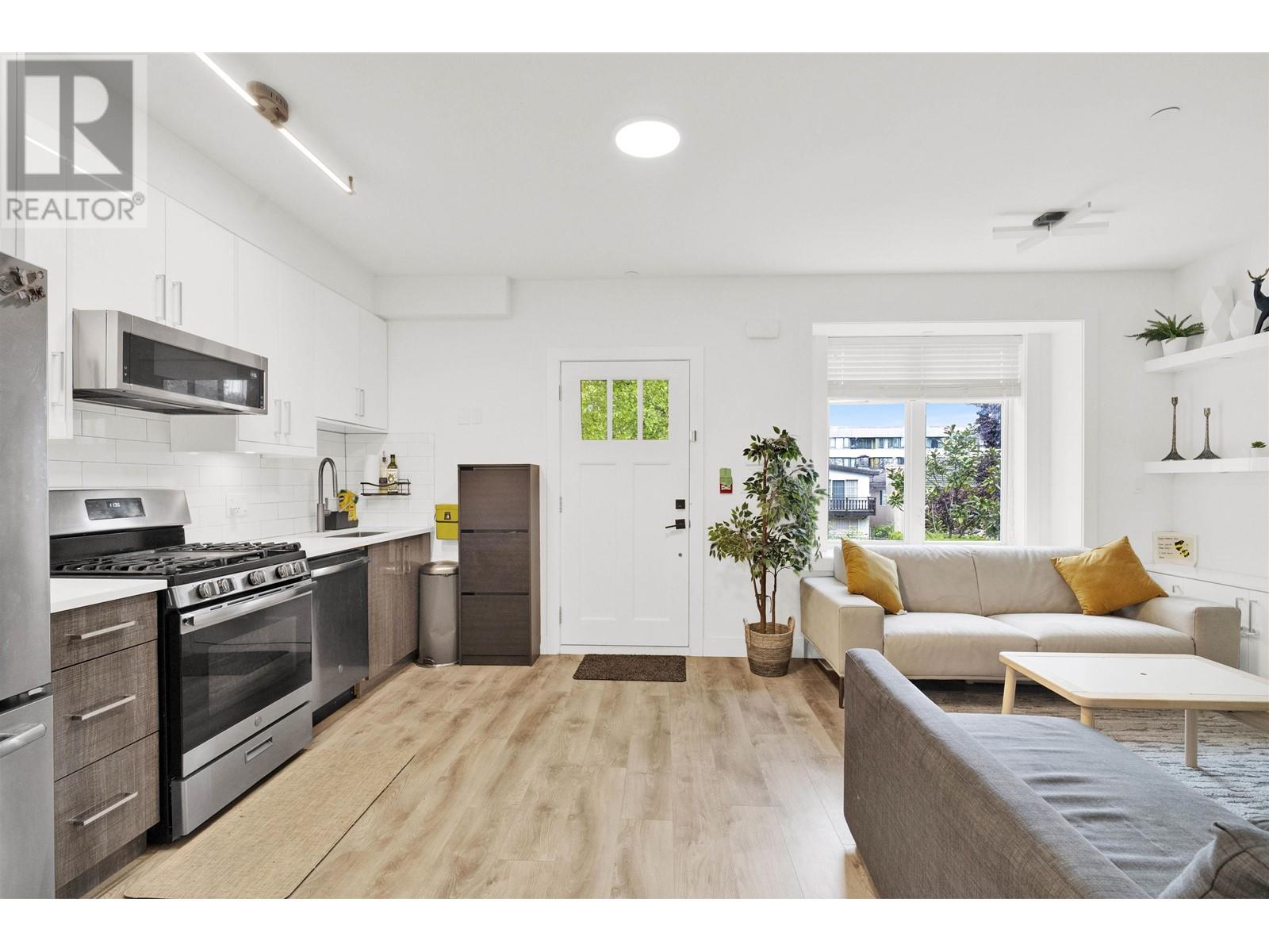2743 Duke Street, Vancouver, British Columbia  V5R 4S8 - Photo 10 - R3004087