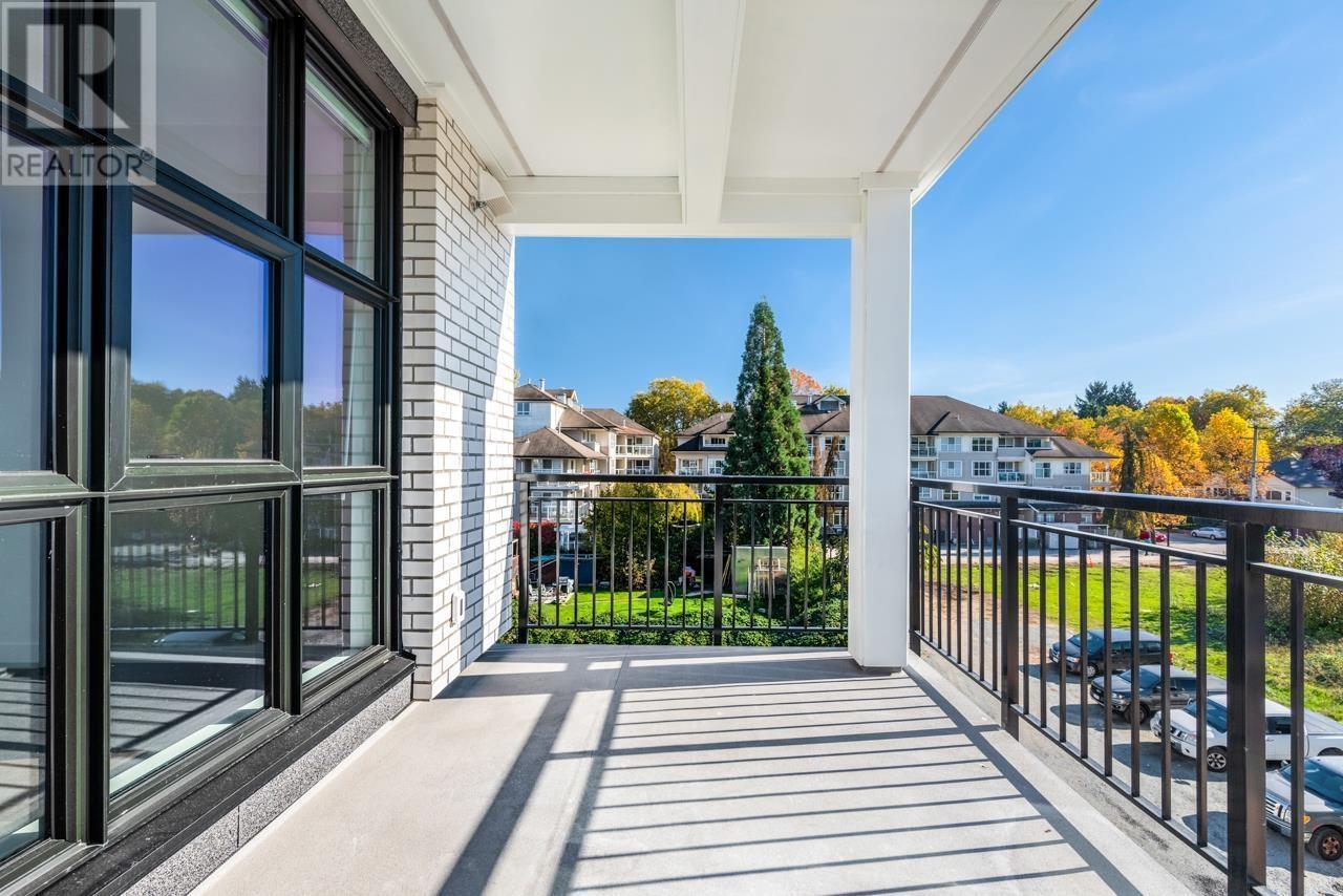 300 2446 Shaughnessy Street, Port Coquitlam, British Columbia  V3C 3E5 - Photo 1 - R3004634