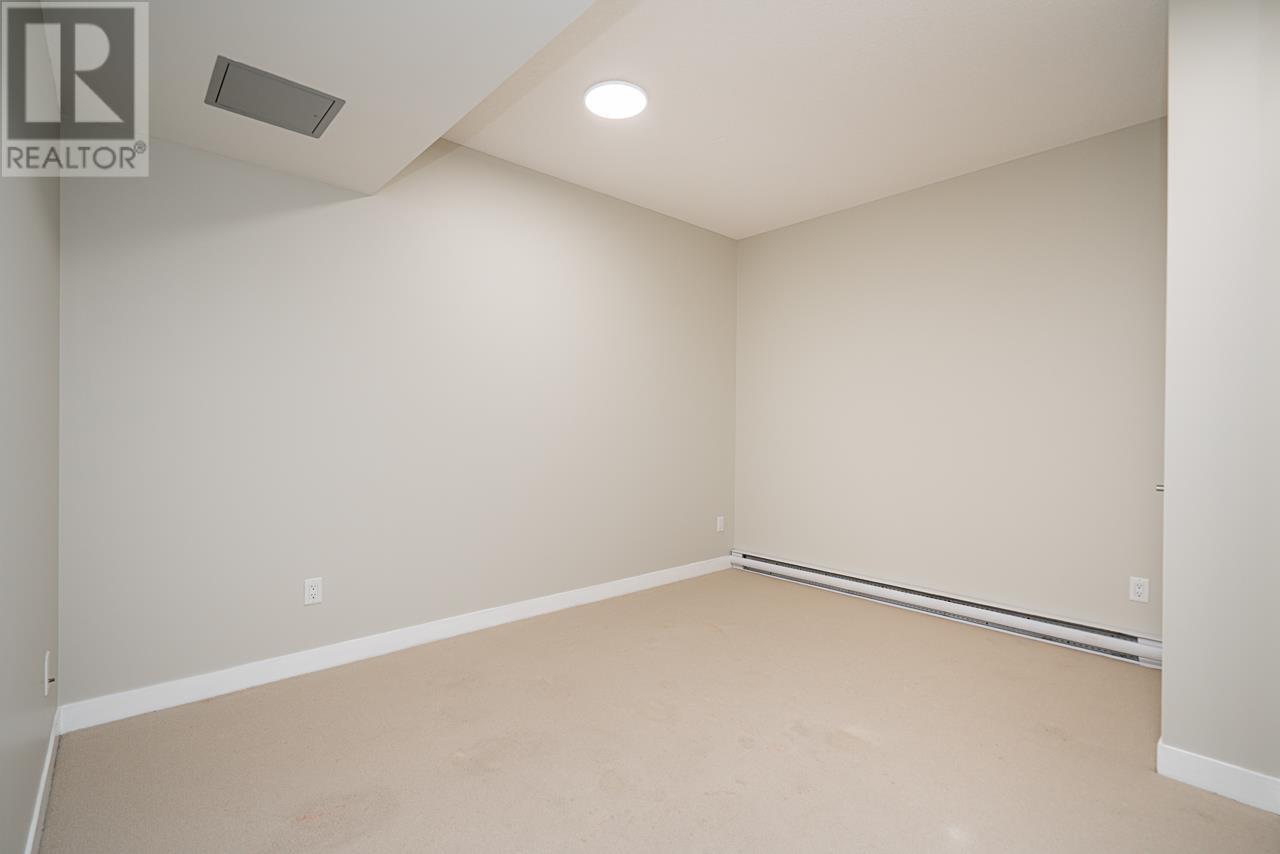 7064 Walker Avenue, Burnaby, British Columbia  V5E 3C5 - Photo 29 - R3004650