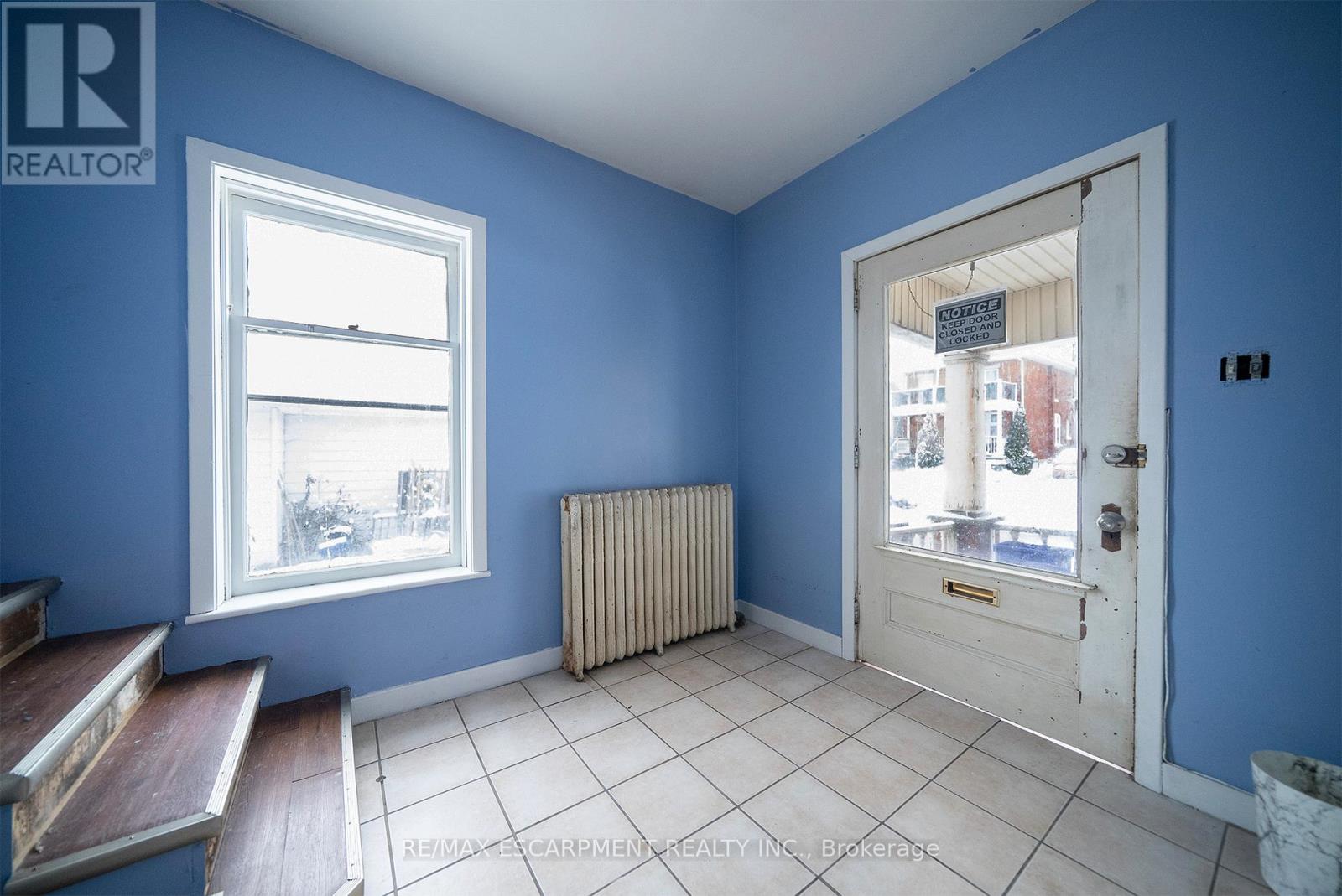 294 Darling Street, Brantford, Ontario  N3S 3X8 - Photo 7 - X12157916