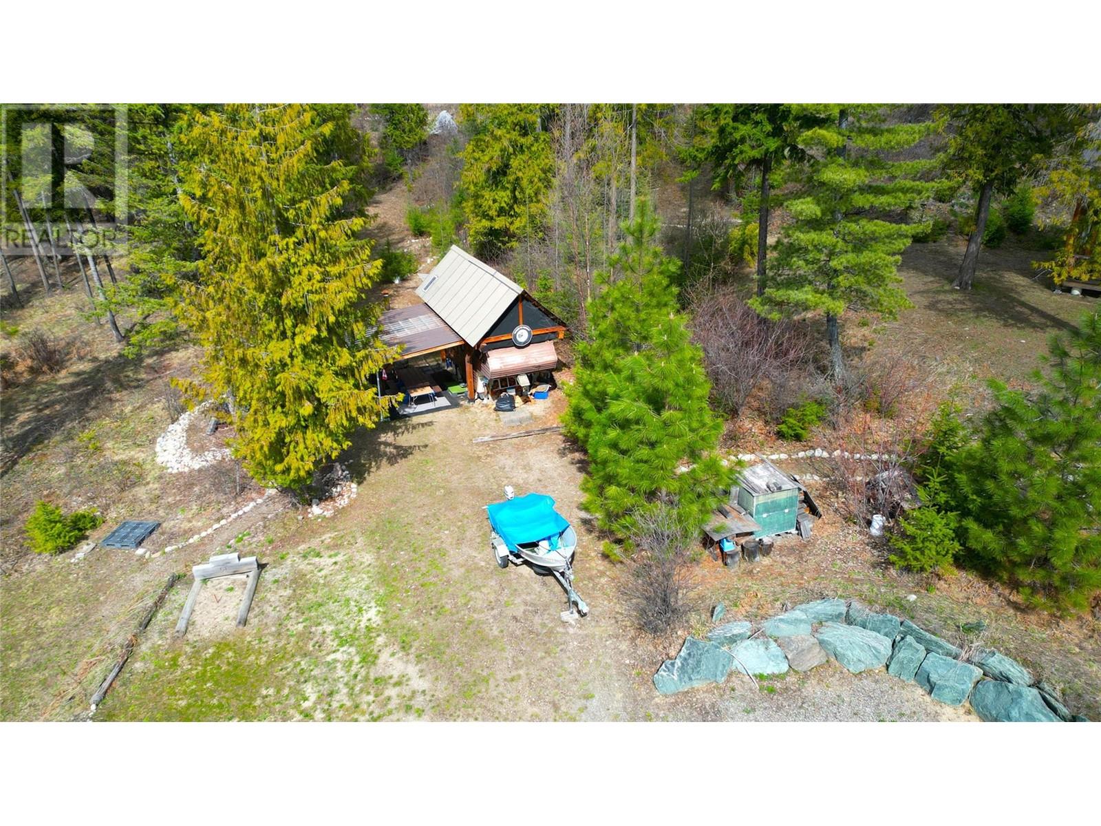 9300 6 Highway, Edgewood, British Columbia  V0G 1J0 - Photo 9 - 10343313