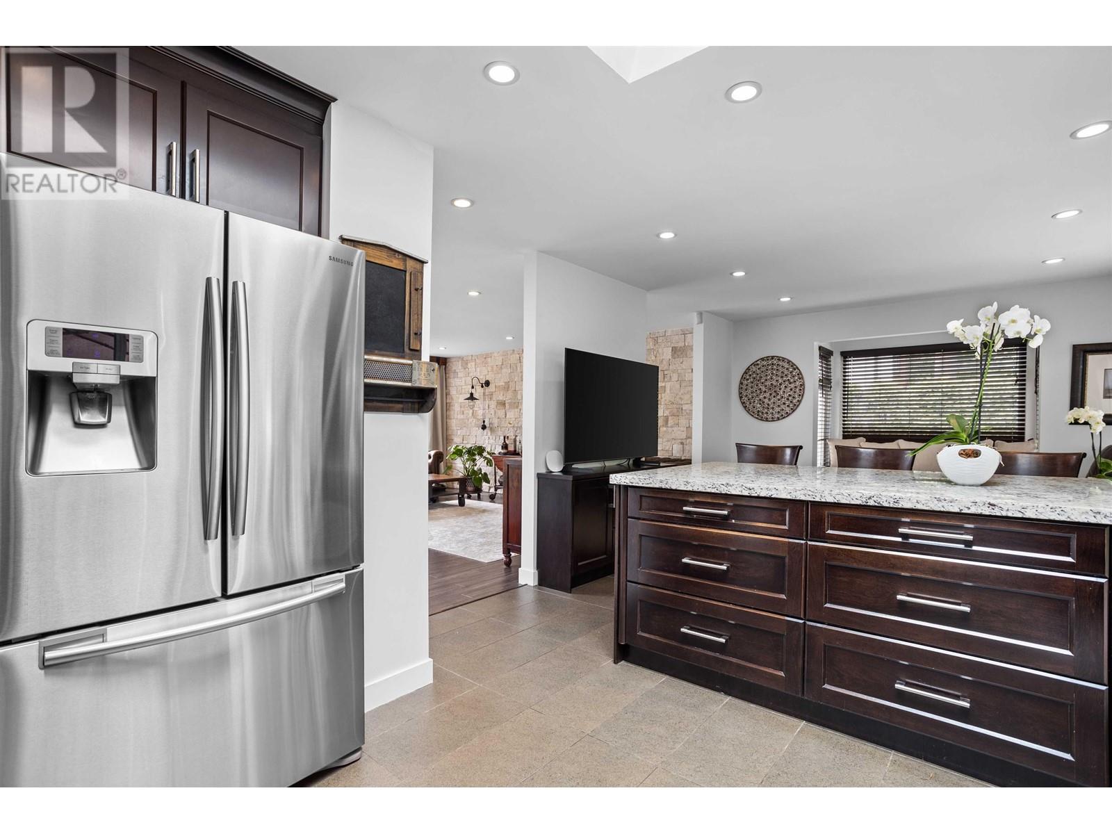 2606 Hawser Avenue, Coquitlam, British Columbia  V3C 4E1 - Photo 11 - R3004625