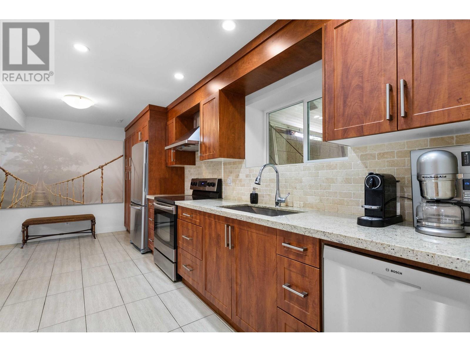 2606 Hawser Avenue, Coquitlam, British Columbia  V3C 4E1 - Photo 13 - R3004625