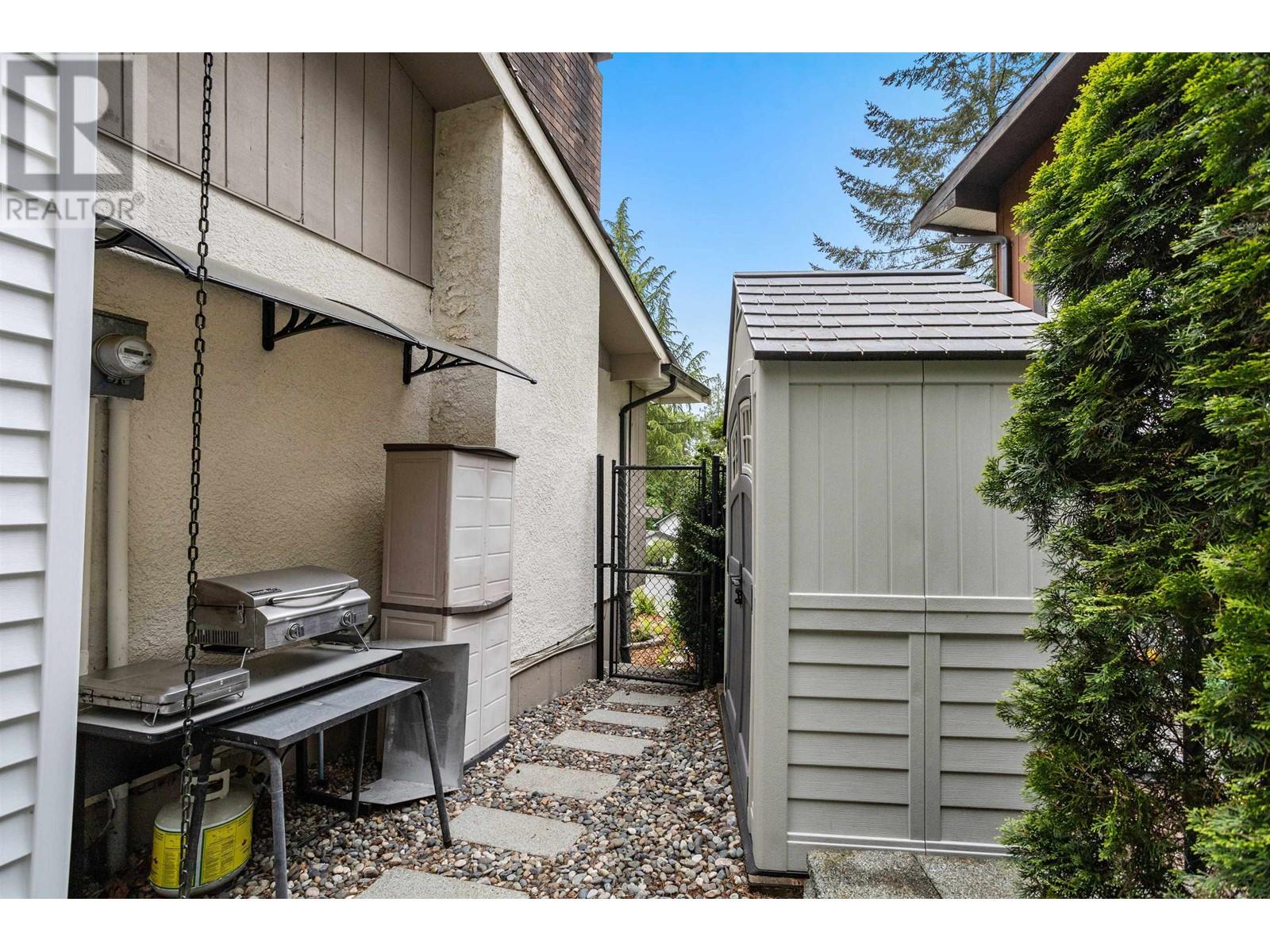 2606 Hawser Avenue, Coquitlam, British Columbia  V3C 4E1 - Photo 28 - R3004625