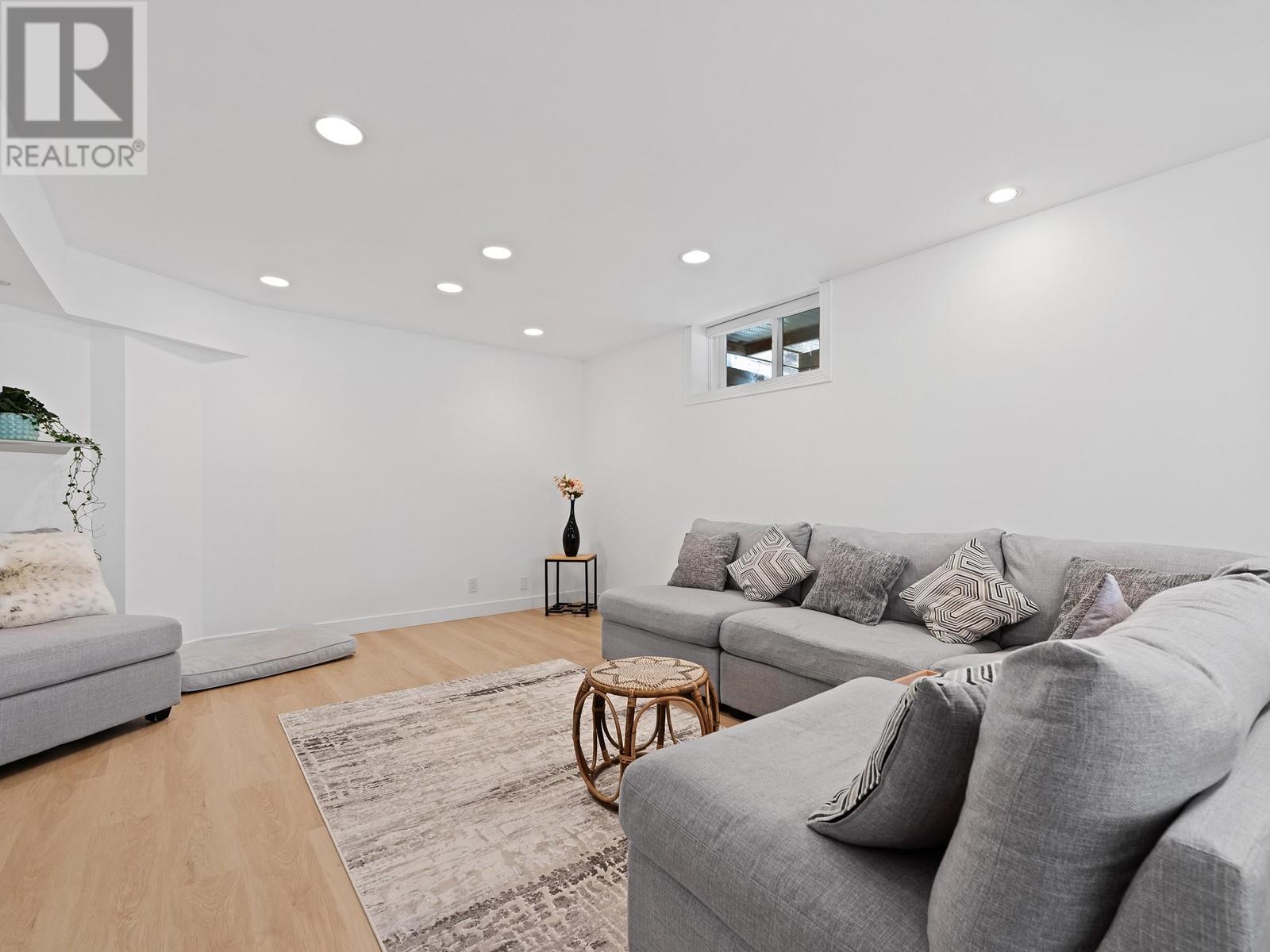1075 Adderley Street, North Vancouver, British Columbia  V7L 1T4 - Photo 35 - R3004675