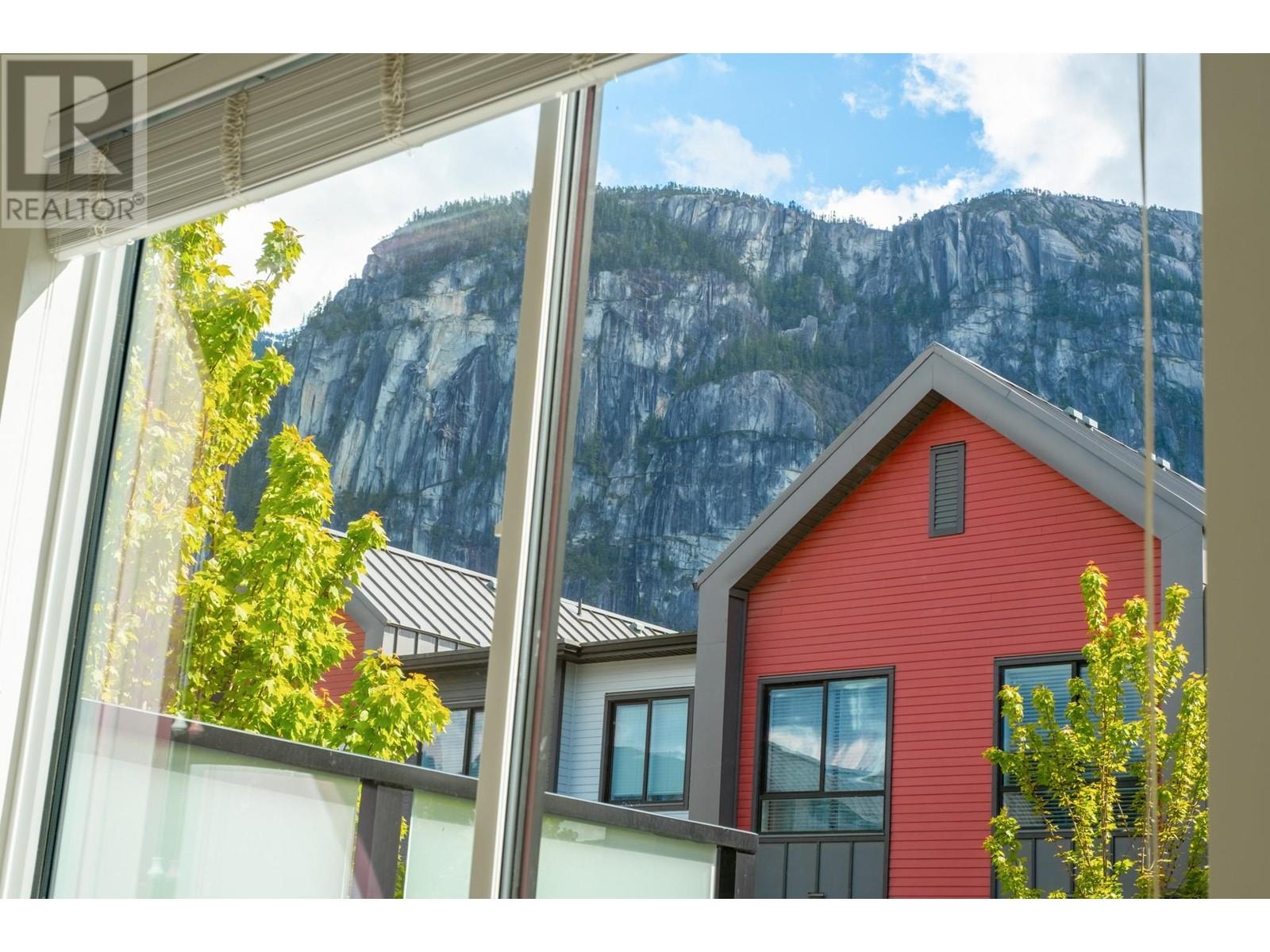 1355 Valleyside Drive, Squamish, British Columbia  V8B 1A8 - Photo 11 - R3004692