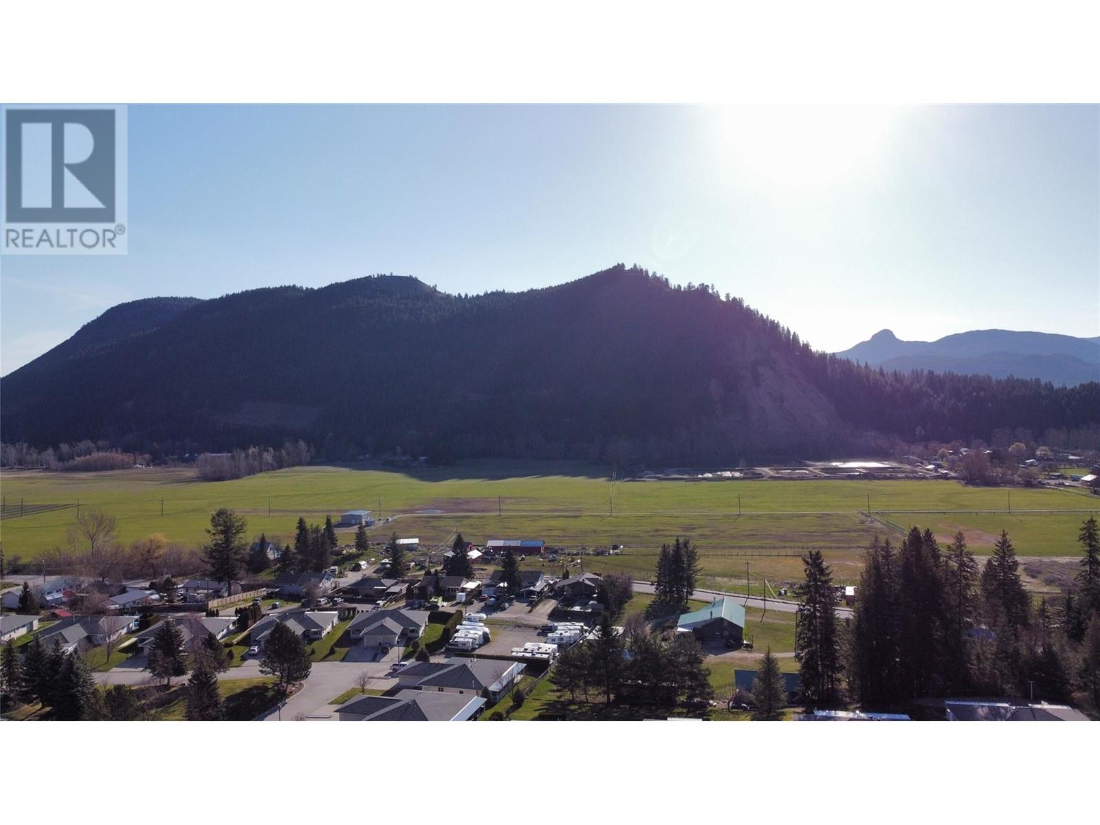 2541 Cedar Ridge Court, Lumby, British Columbia  V0E 2G0 - Photo 6 - 10348554