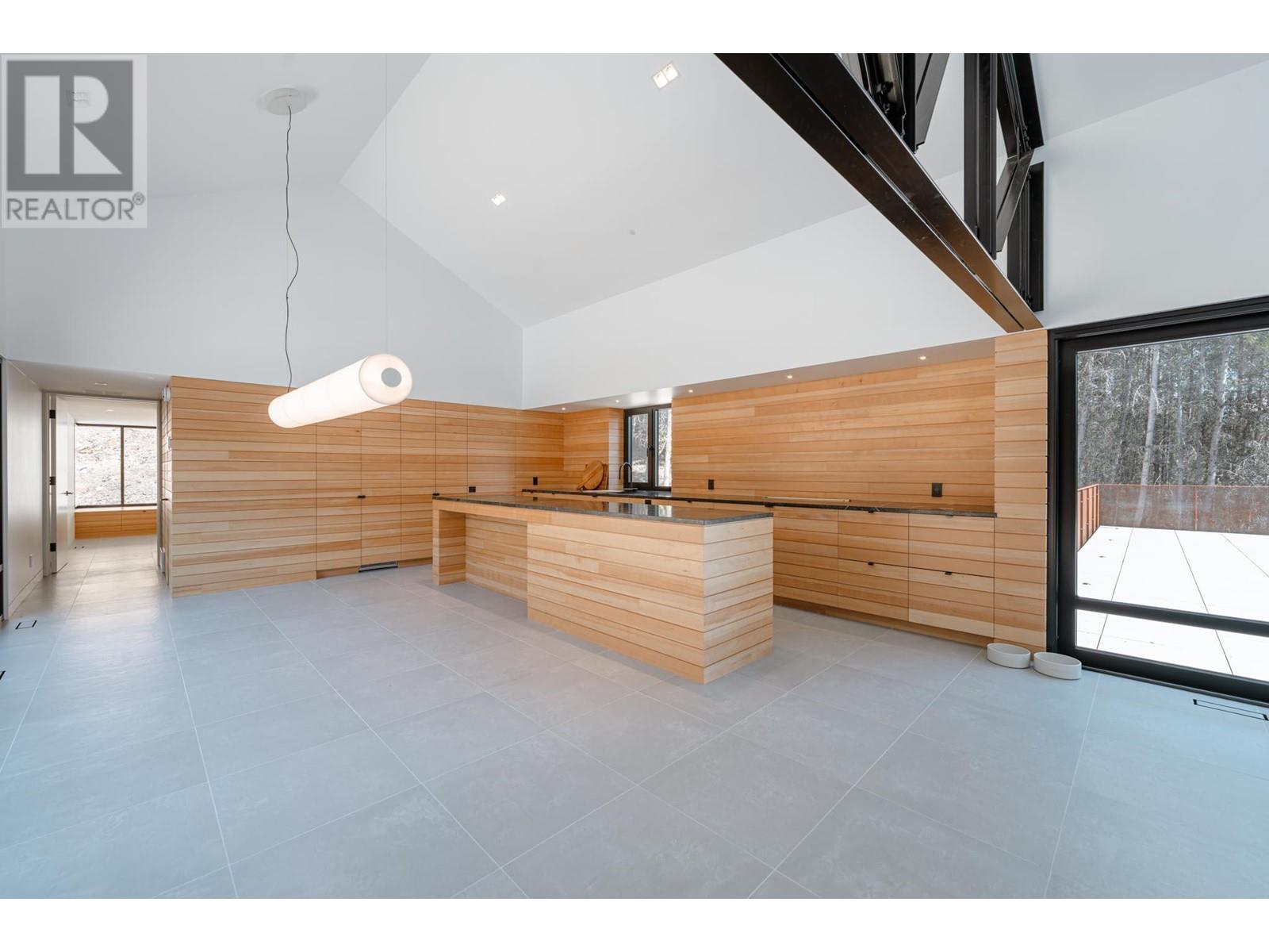 2060 Mcmurdo Road, Golden, British Columbia  V0A 1H0 - Photo 39 - 10347894