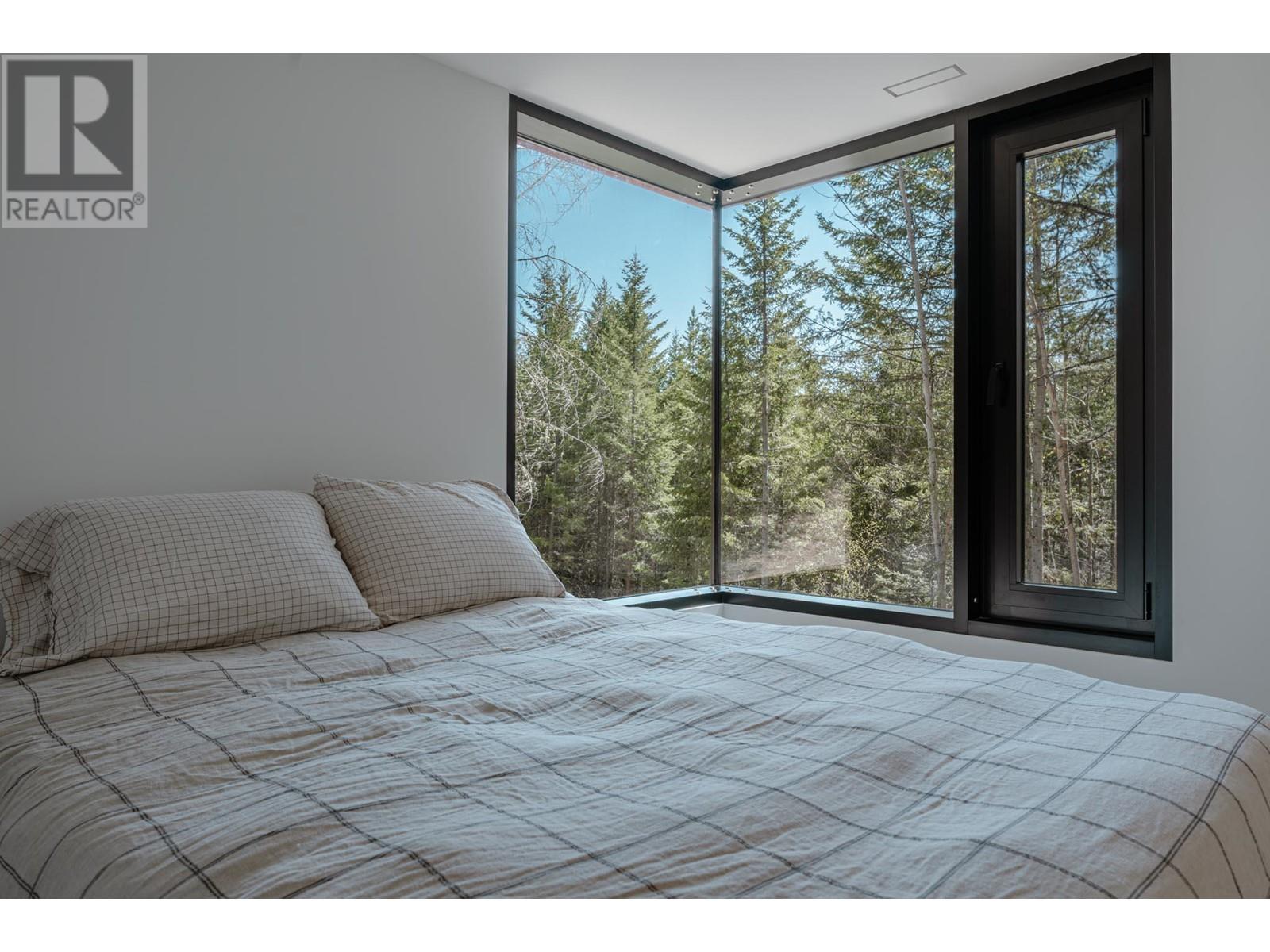 2060 Mcmurdo Road, Golden, British Columbia  V0A 1H0 - Photo 20 - 10347894