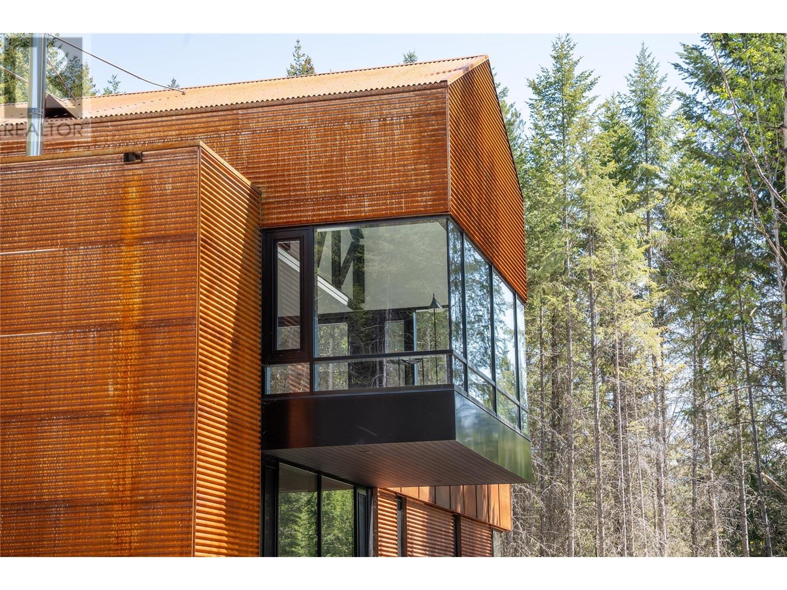 2060 Mcmurdo Road, Golden, British Columbia  V0A 1H0 - Photo 8 - 10347894