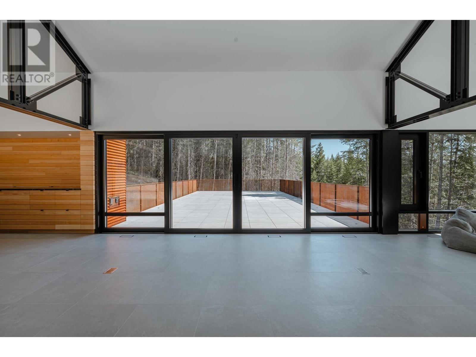 2060 Mcmurdo Road, Golden, British Columbia  V0A 1H0 - Photo 35 - 10347894