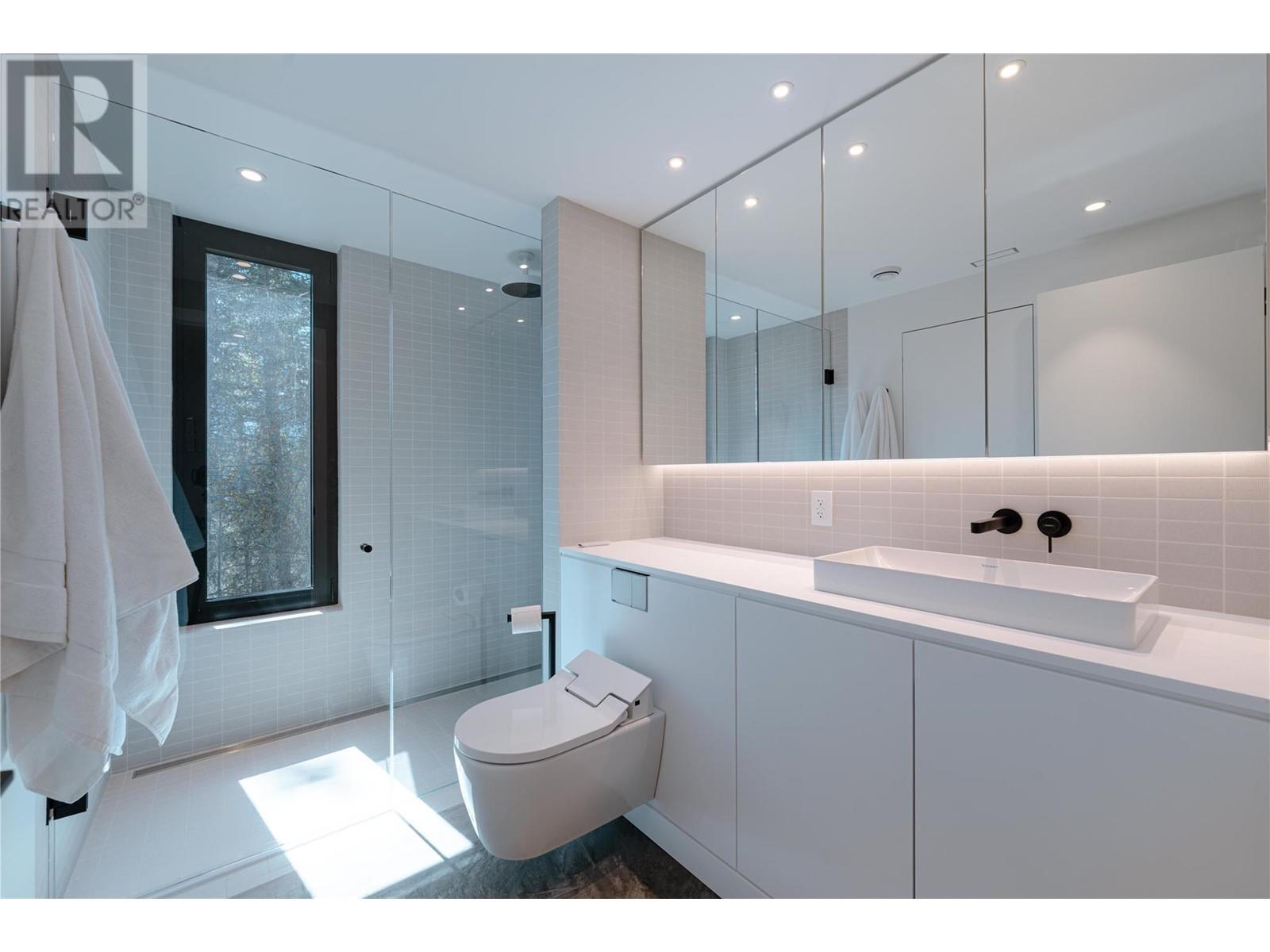 2060 Mcmurdo Road, Golden, British Columbia  V0A 1H0 - Photo 26 - 10347894