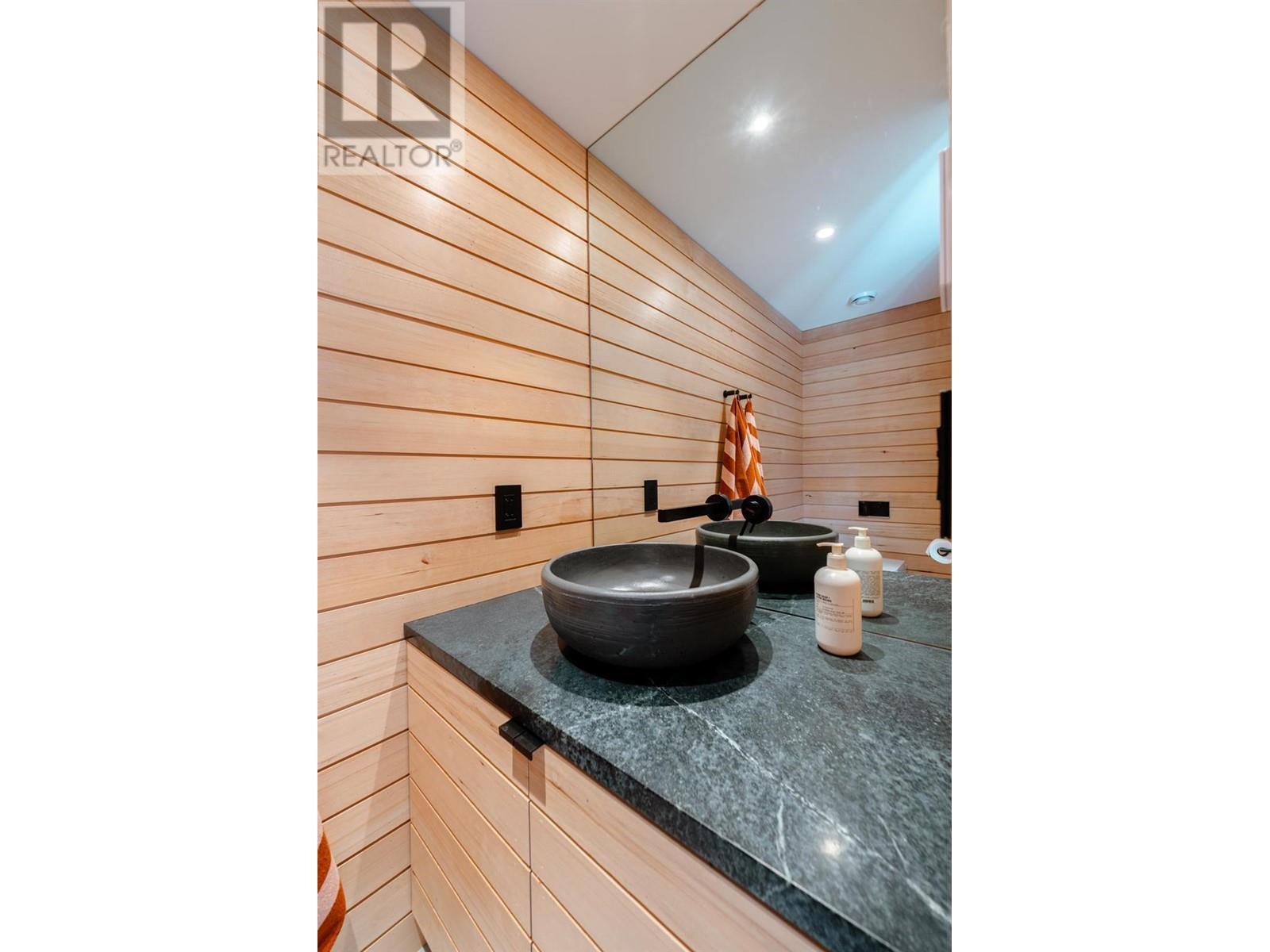 2060 Mcmurdo Road, Golden, British Columbia  V0A 1H0 - Photo 51 - 10347894