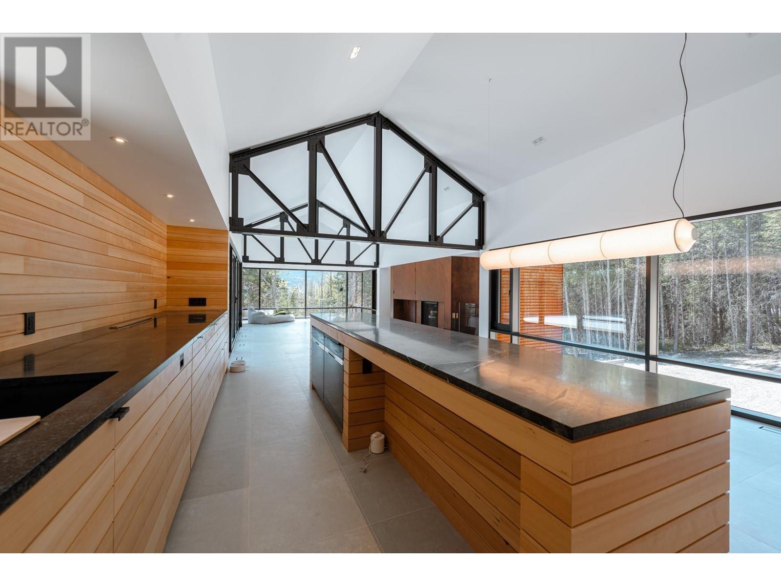 2060 Mcmurdo Road, Golden, British Columbia  V0A 1H0 - Photo 40 - 10347894