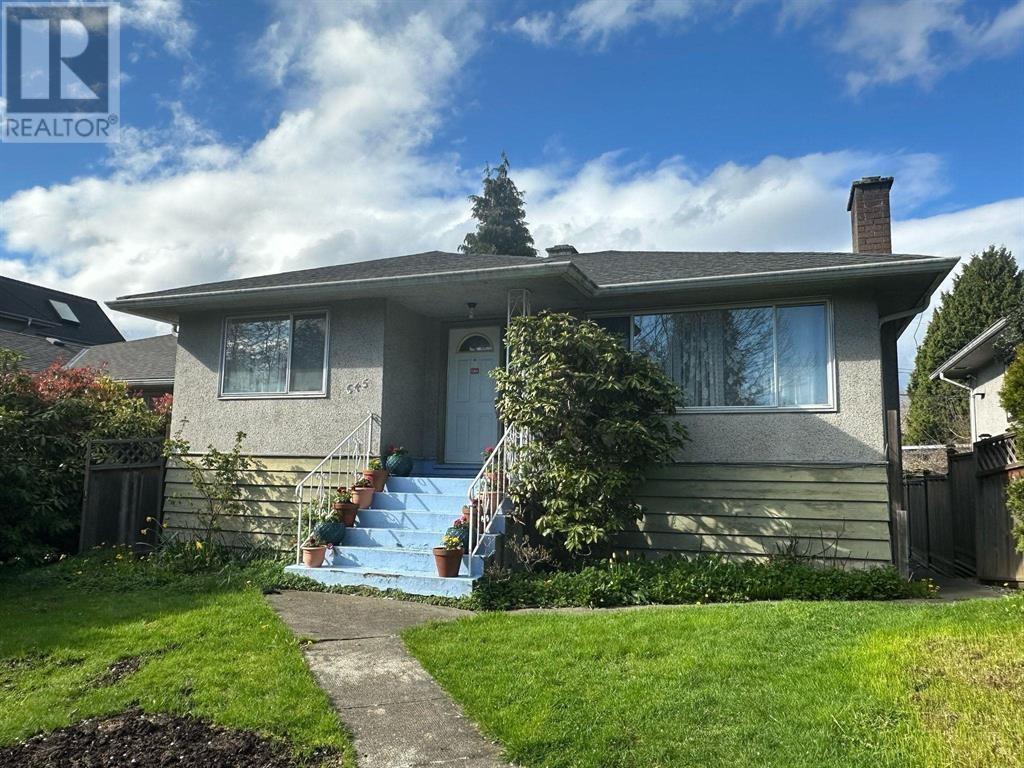645 E 27 AVENUE, Vancouver, British Columbia