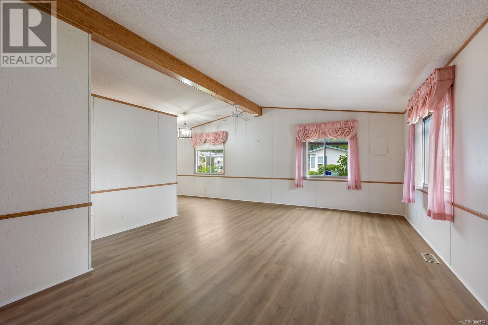 23 2140 20th St, Courtenay, British Columbia  V9N 2G6 - Photo 2 - 1000534