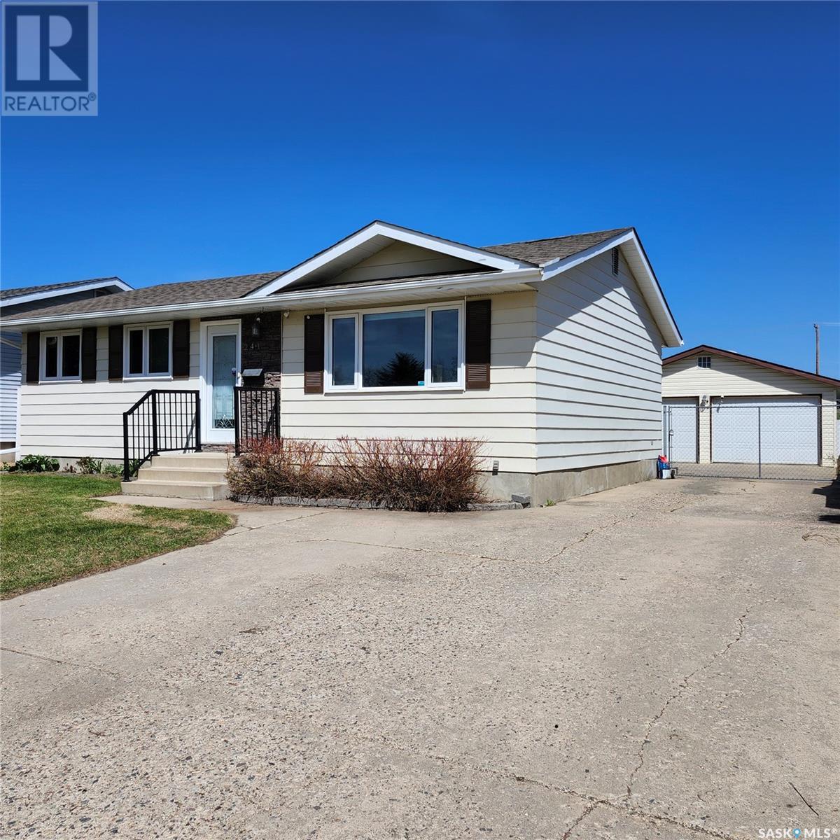 Property at 241 Guelph CRESCENT image 2
