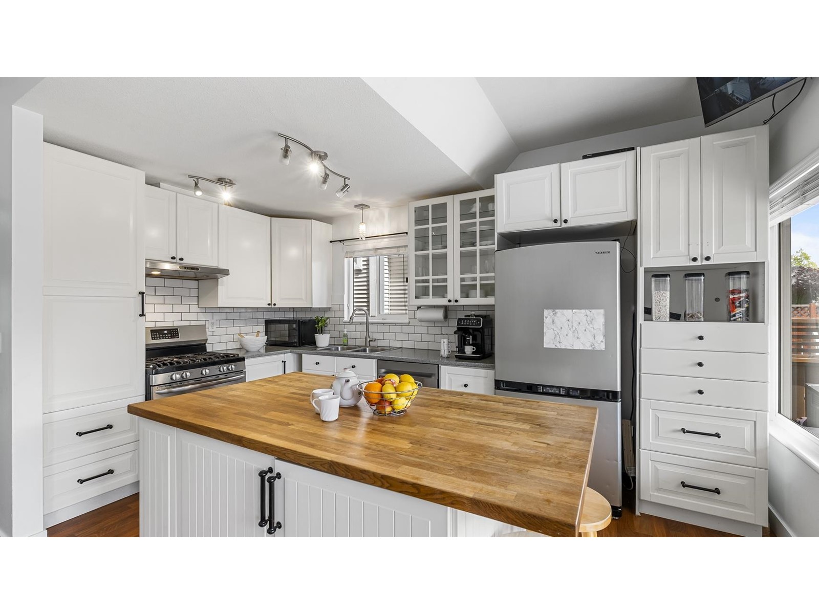 18452 66 Avenue, Surrey, British Columbia  V3S 8V6 - Photo 8 - R3004538