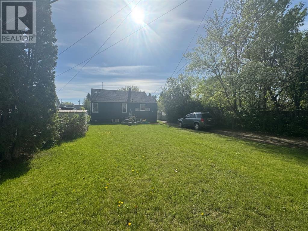 5254 50 Street, Lacombe, Alberta  T4L 1H7 - Photo 4 - A2220330