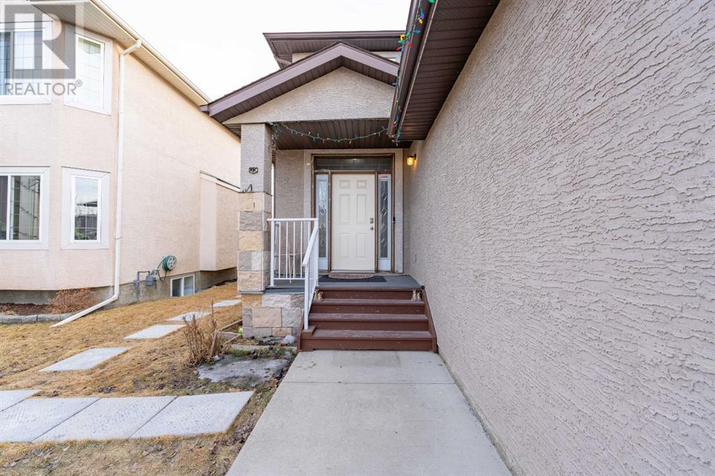Property at 107 east lakeview Court image 2