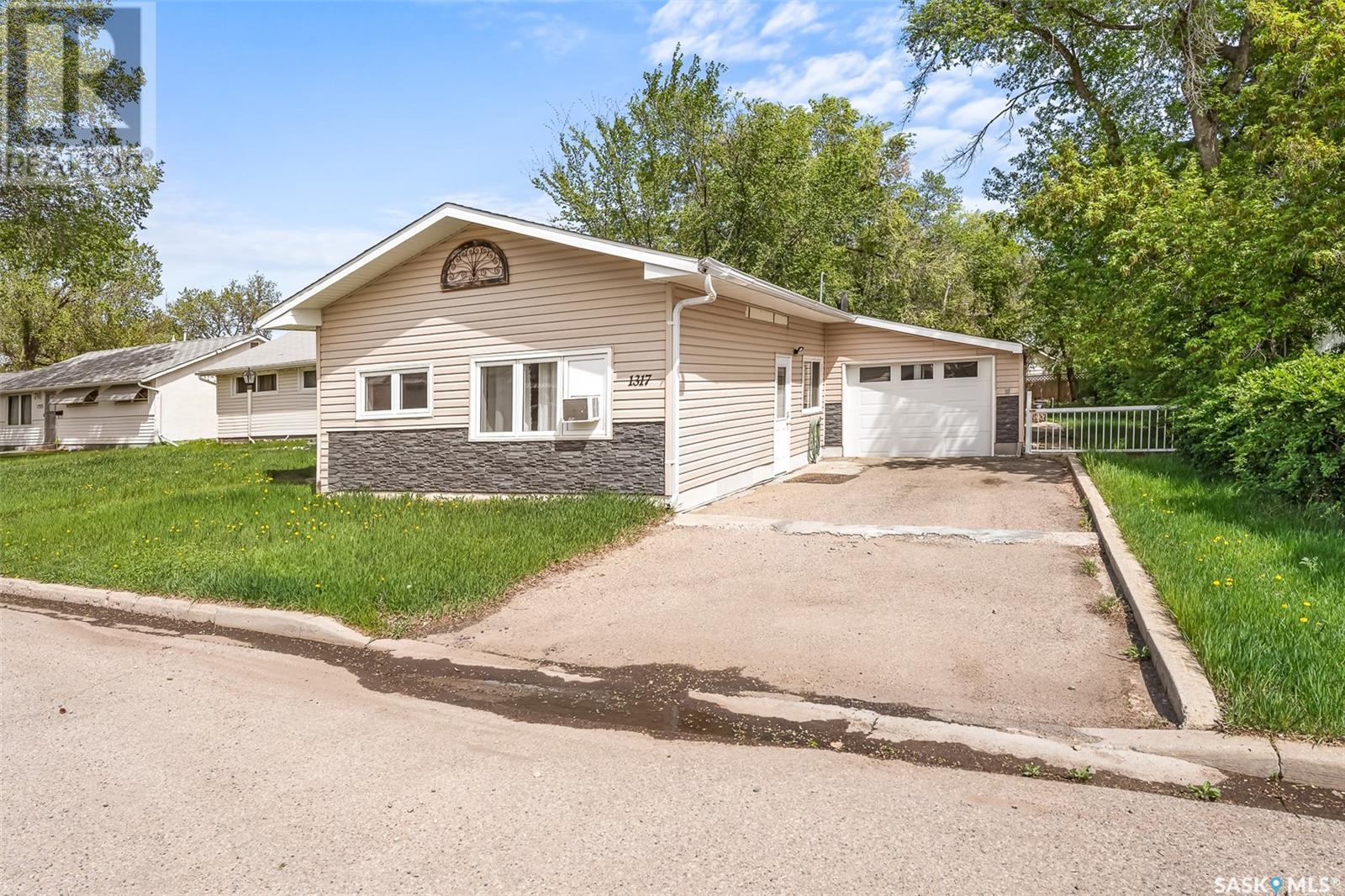 1317 Connaught AVENUE, moose jaw, Saskatchewan