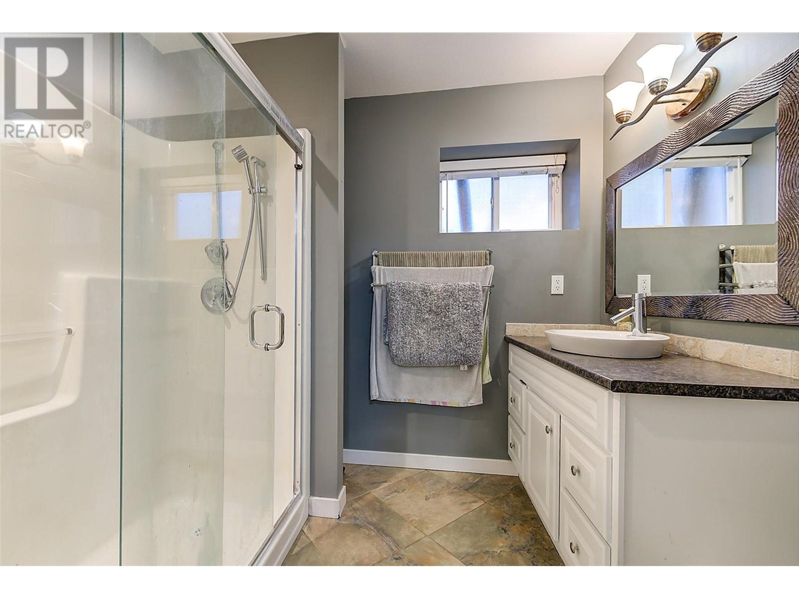 964 Tronson Drive, Kelowna, BC V1Y4E1